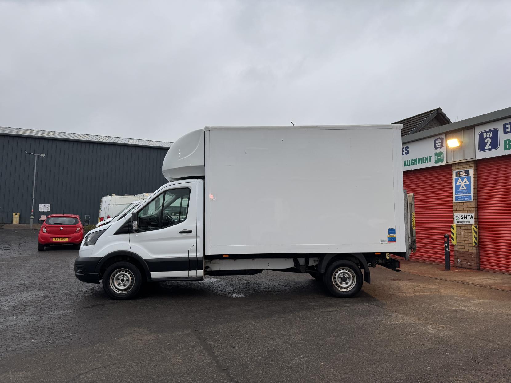 Ford Transit 2.0 350 EcoBlue Leader Luton 3dr Diesel Manual RWD L3 Euro 6 (s/s) (130 ps)