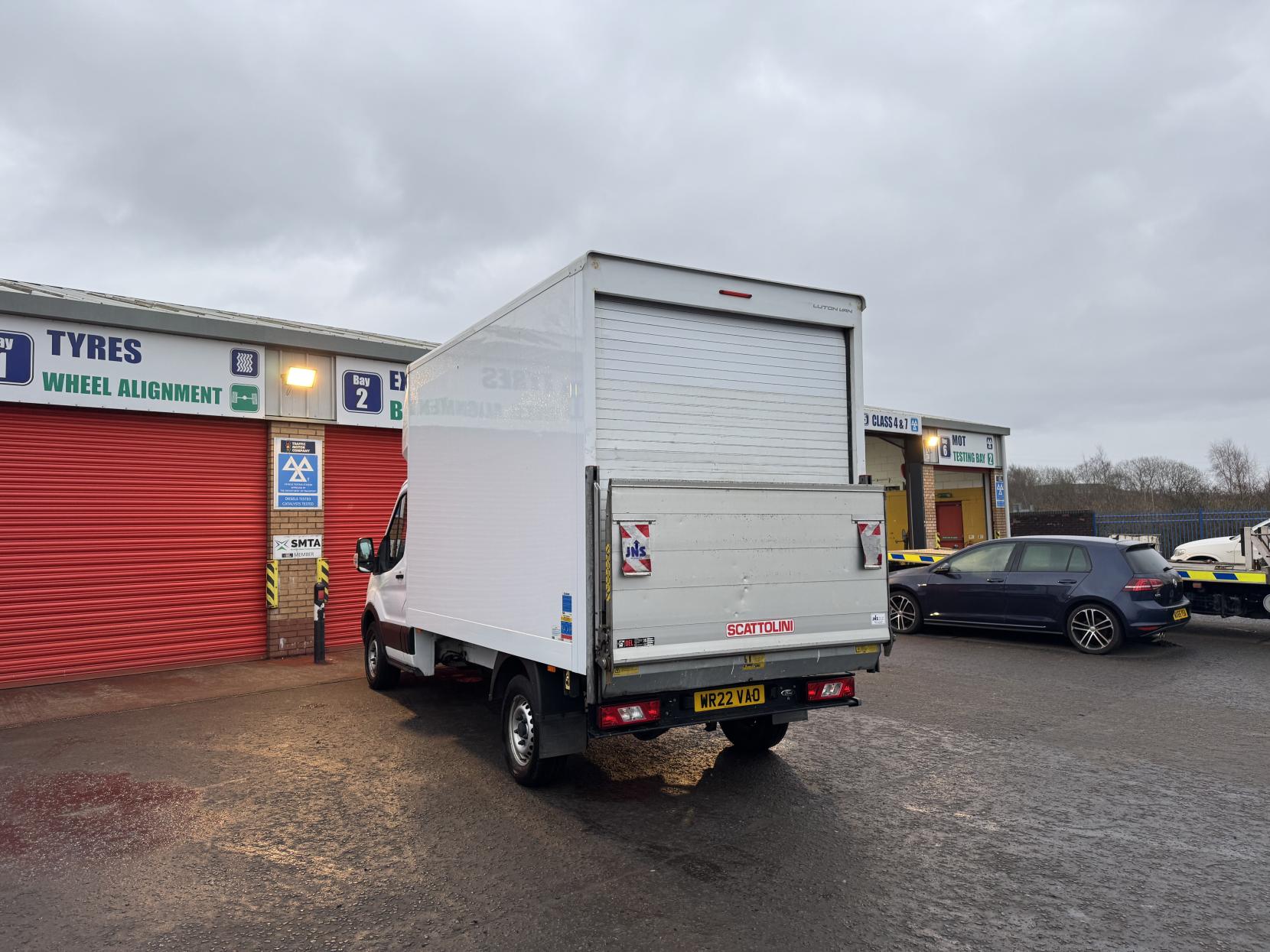 Ford Transit 2.0 350 EcoBlue Leader Luton 3dr Diesel Manual RWD L3 Euro 6 (s/s) (130 ps)