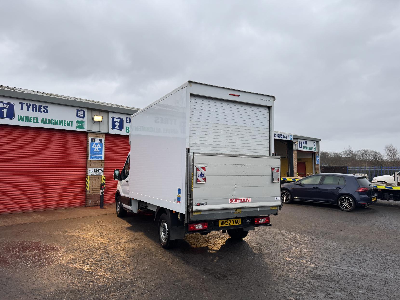 Ford Transit 2.0 350 EcoBlue Leader Luton 3dr Diesel Manual RWD L3 Euro 6 (s/s) (130 ps)