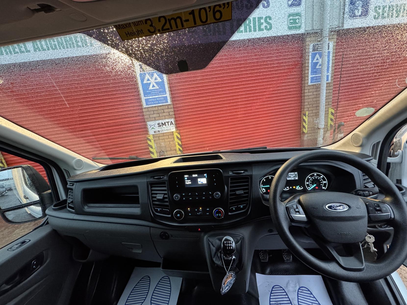 Ford Transit 2.0 350 EcoBlue Leader Luton 3dr Diesel Manual RWD L3 Euro 6 (s/s) (130 ps)