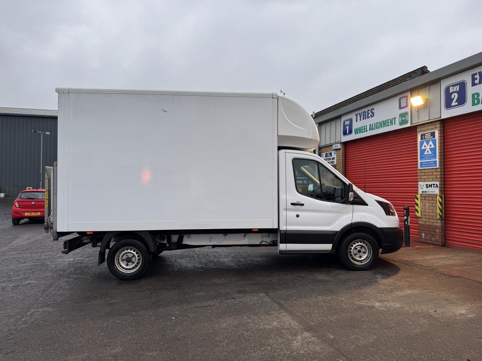 Ford Transit 2.0 350 EcoBlue Leader Luton 3dr Diesel Manual RWD L3 Euro 6 (s/s) (130 ps)