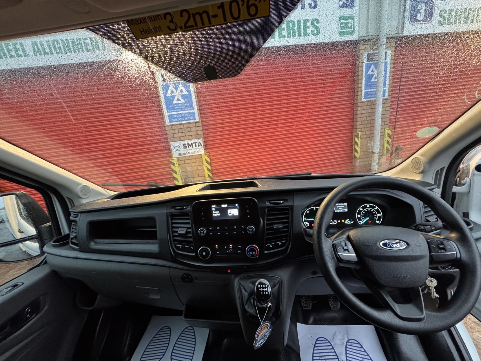 Ford Transit 2.0 350 EcoBlue Leader Luton 3dr Diesel Manual RWD L3 Euro 6 (s/s) (130 ps)