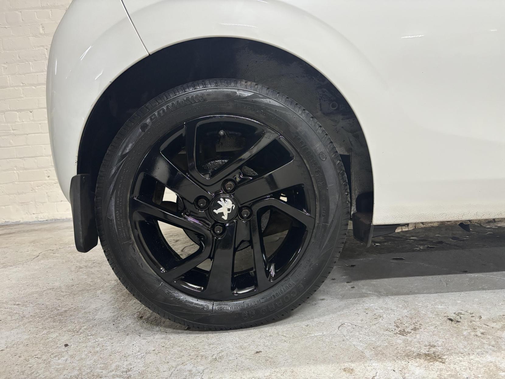 Peugeot 108 1.2 PureTech Allure Hatchback 3dr Petrol Manual Euro 6 (82 ps)