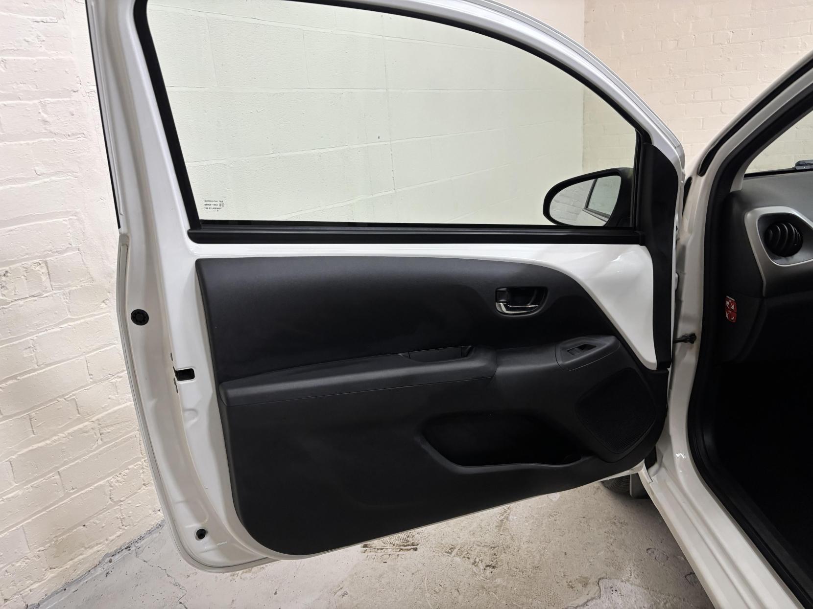 Peugeot 108 1.2 PureTech Allure Hatchback 3dr Petrol Manual Euro 6 (82 ps)