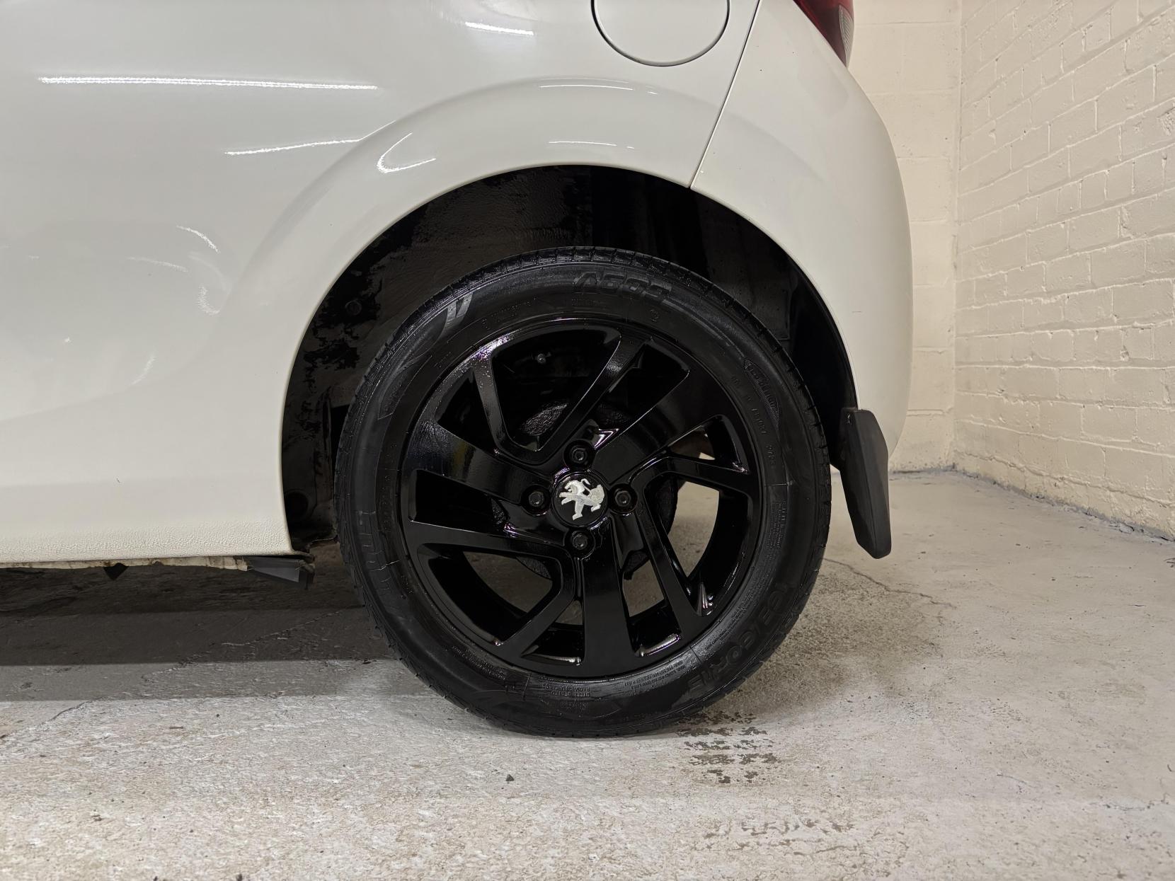 Peugeot 108 1.2 PureTech Allure Hatchback 3dr Petrol Manual Euro 6 (82 ps)