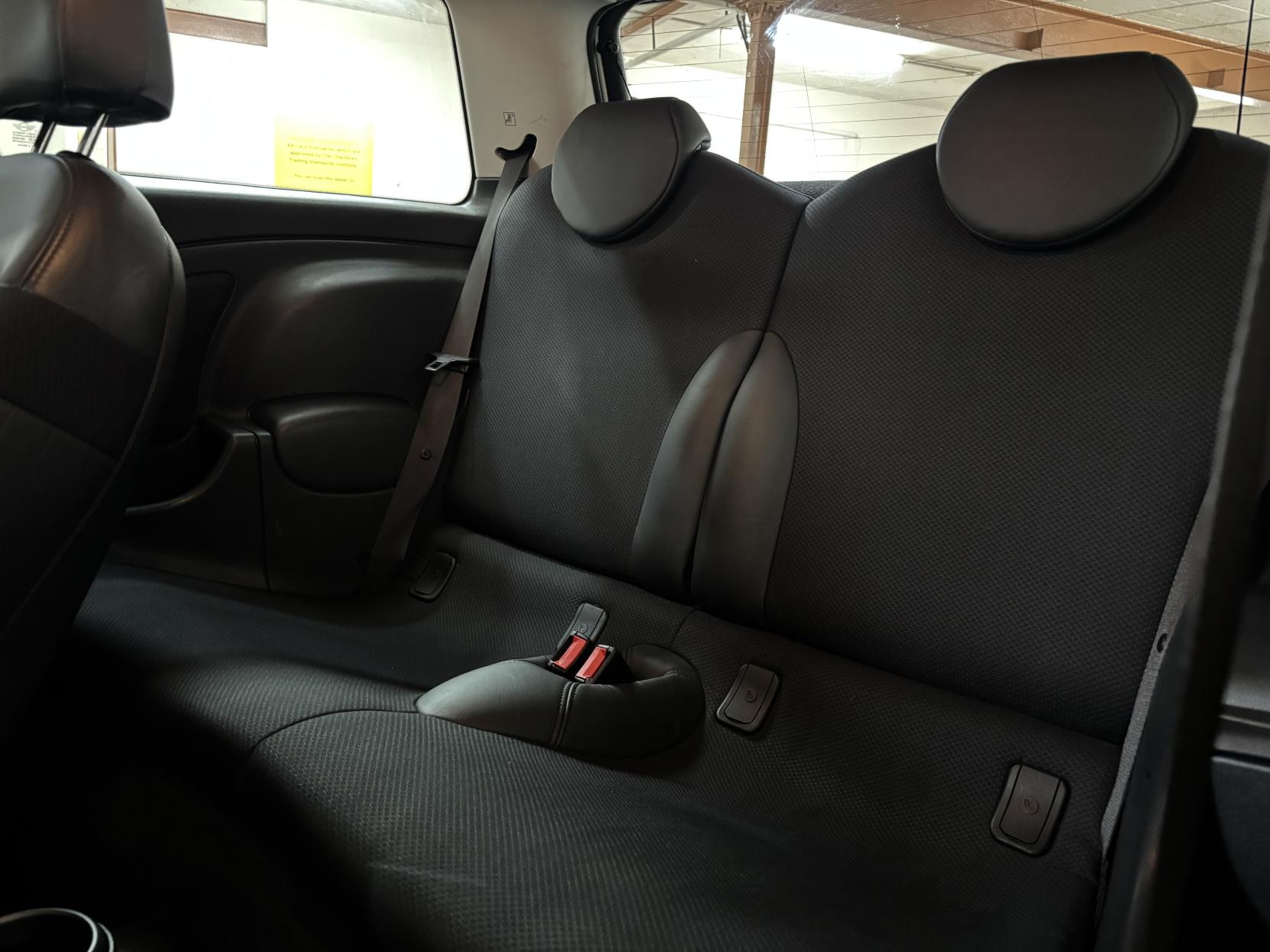 MINI Hatch 1.6 Cooper Hatchback 3dr Petrol Manual Euro 4 (116 bhp)