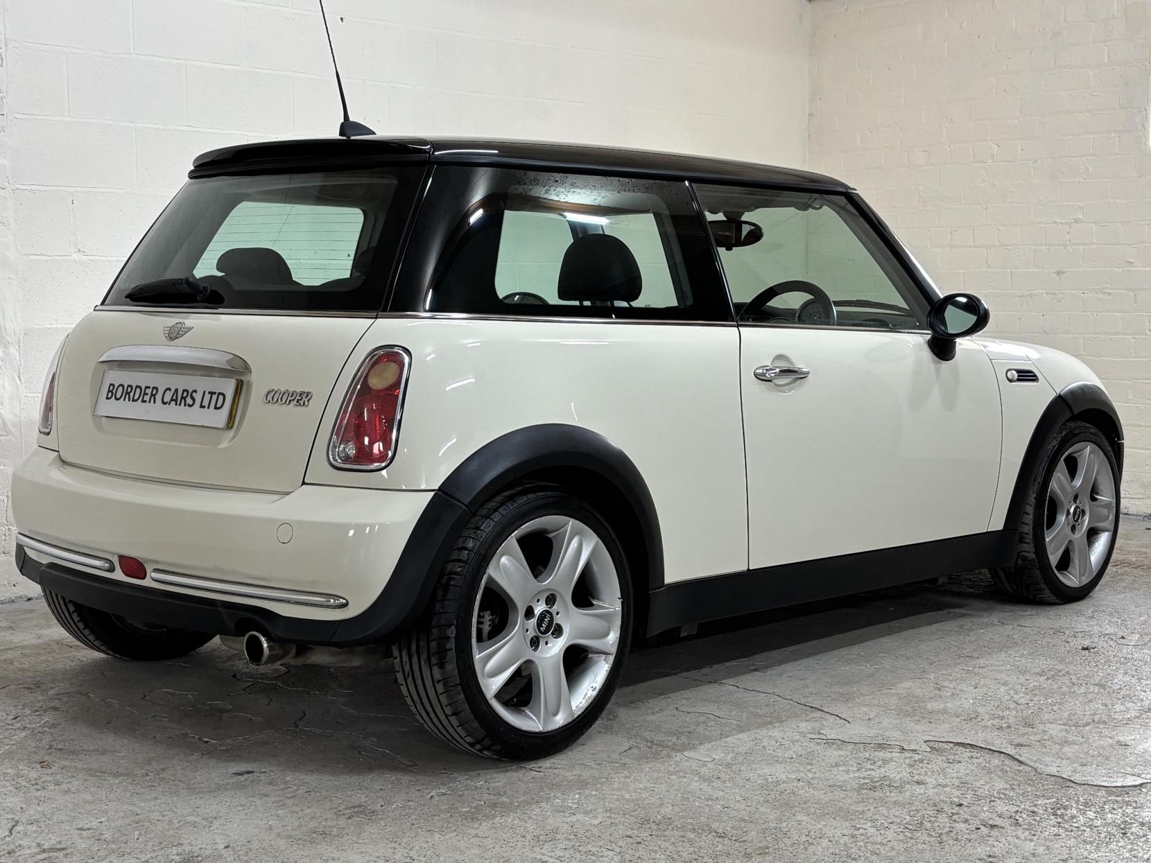 MINI Hatch 1.6 Cooper Hatchback 3dr Petrol Manual Euro 4 (116 bhp)