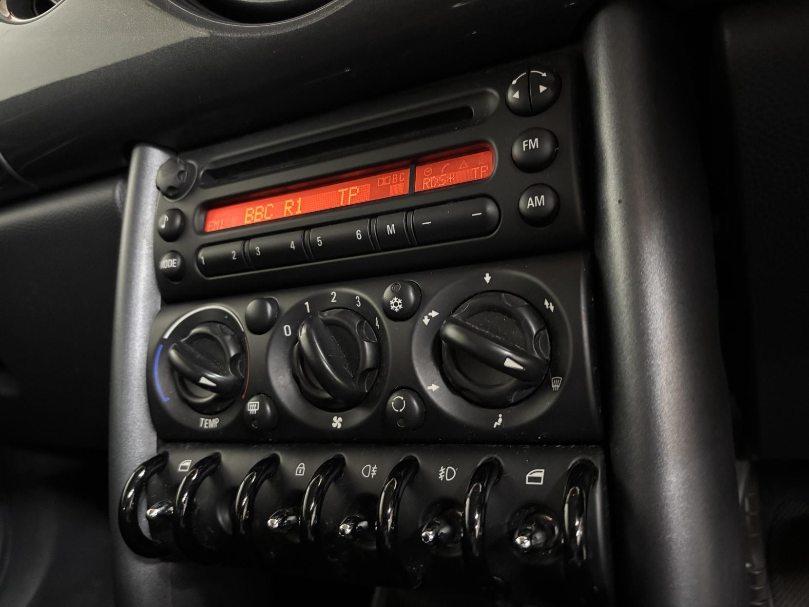 MINI Hatch 1.6 Cooper Hatchback 3dr Petrol Manual Euro 4 (116 bhp)