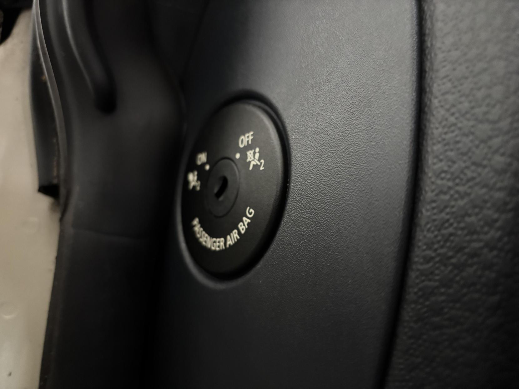 MINI Hatch 1.6 Cooper Hatchback 3dr Petrol Manual Euro 4 (116 bhp)