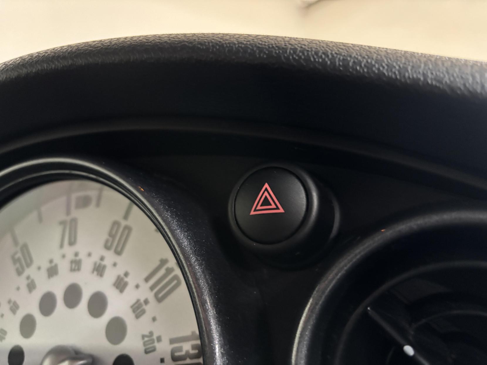 MINI Hatch 1.6 Cooper Hatchback 3dr Petrol Manual Euro 4 (116 bhp)