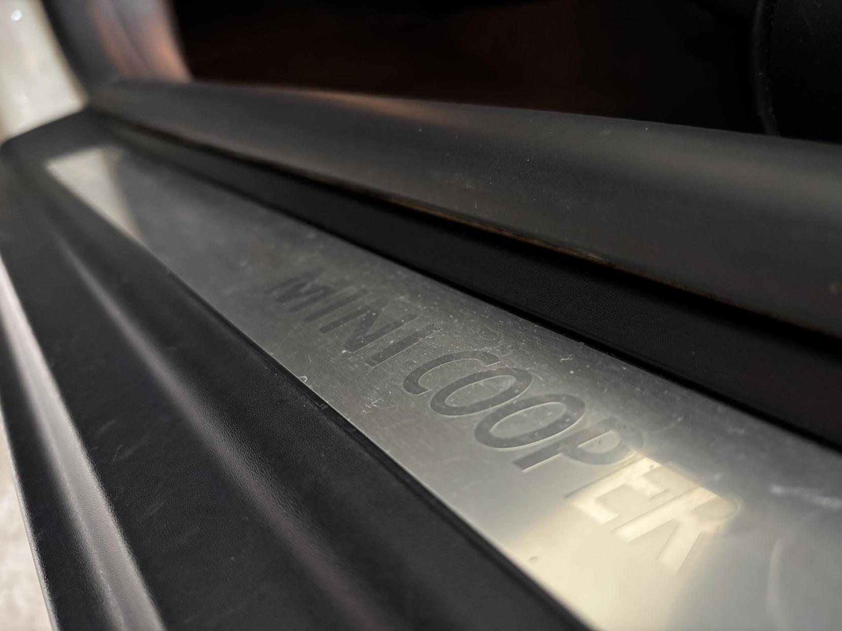 MINI Hatch 1.6 Cooper Hatchback 3dr Petrol Manual Euro 4 (116 bhp)