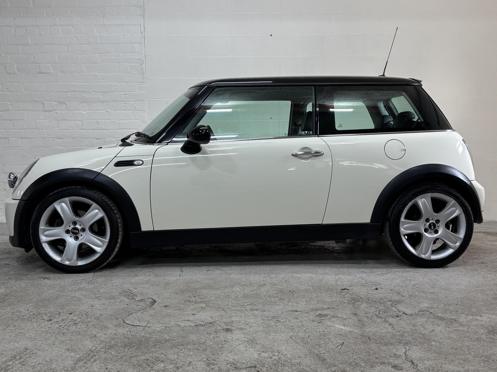 MINI Hatch 1.6 Cooper Hatchback 3dr Petrol Manual Euro 4 (116 bhp)