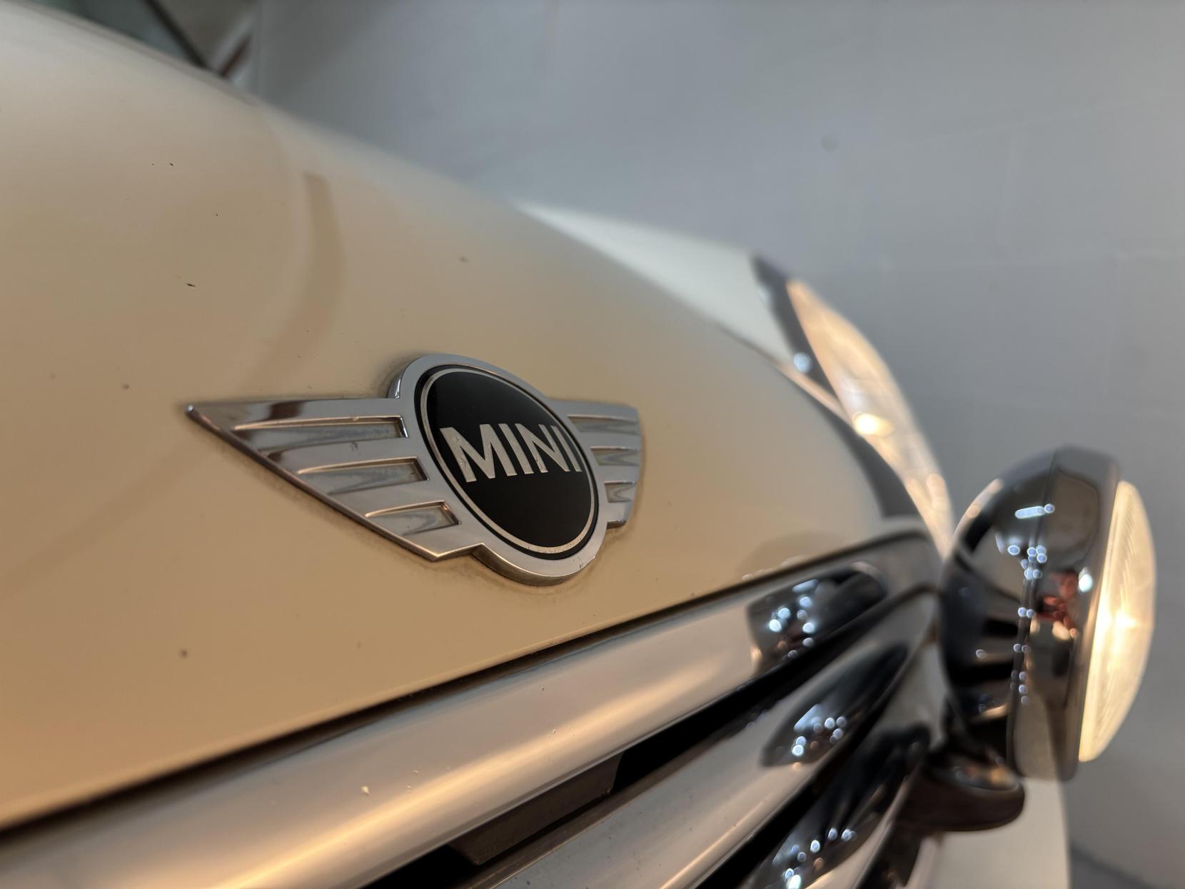 MINI Hatch 1.6 Cooper Hatchback 3dr Petrol Manual Euro 4 (116 bhp)