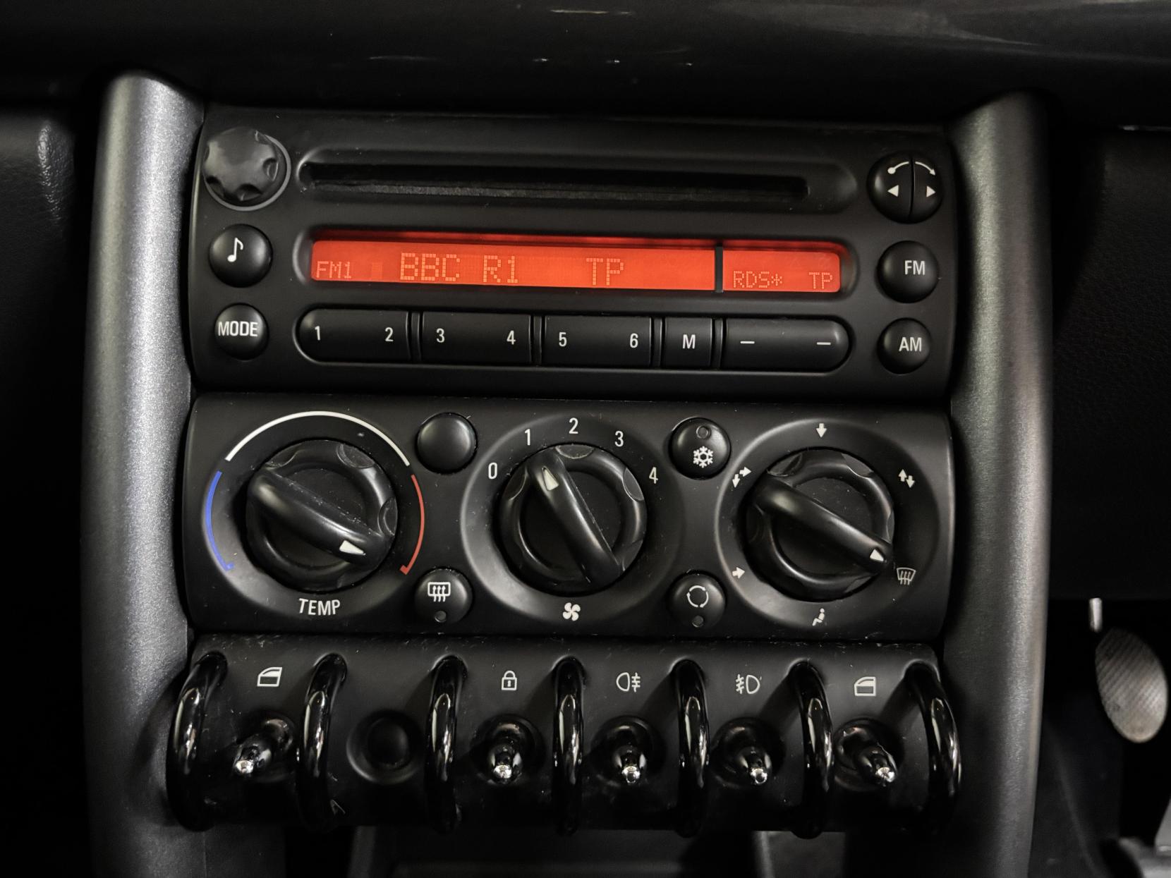 MINI Hatch 1.6 Cooper Hatchback 3dr Petrol Manual Euro 4 (116 bhp)