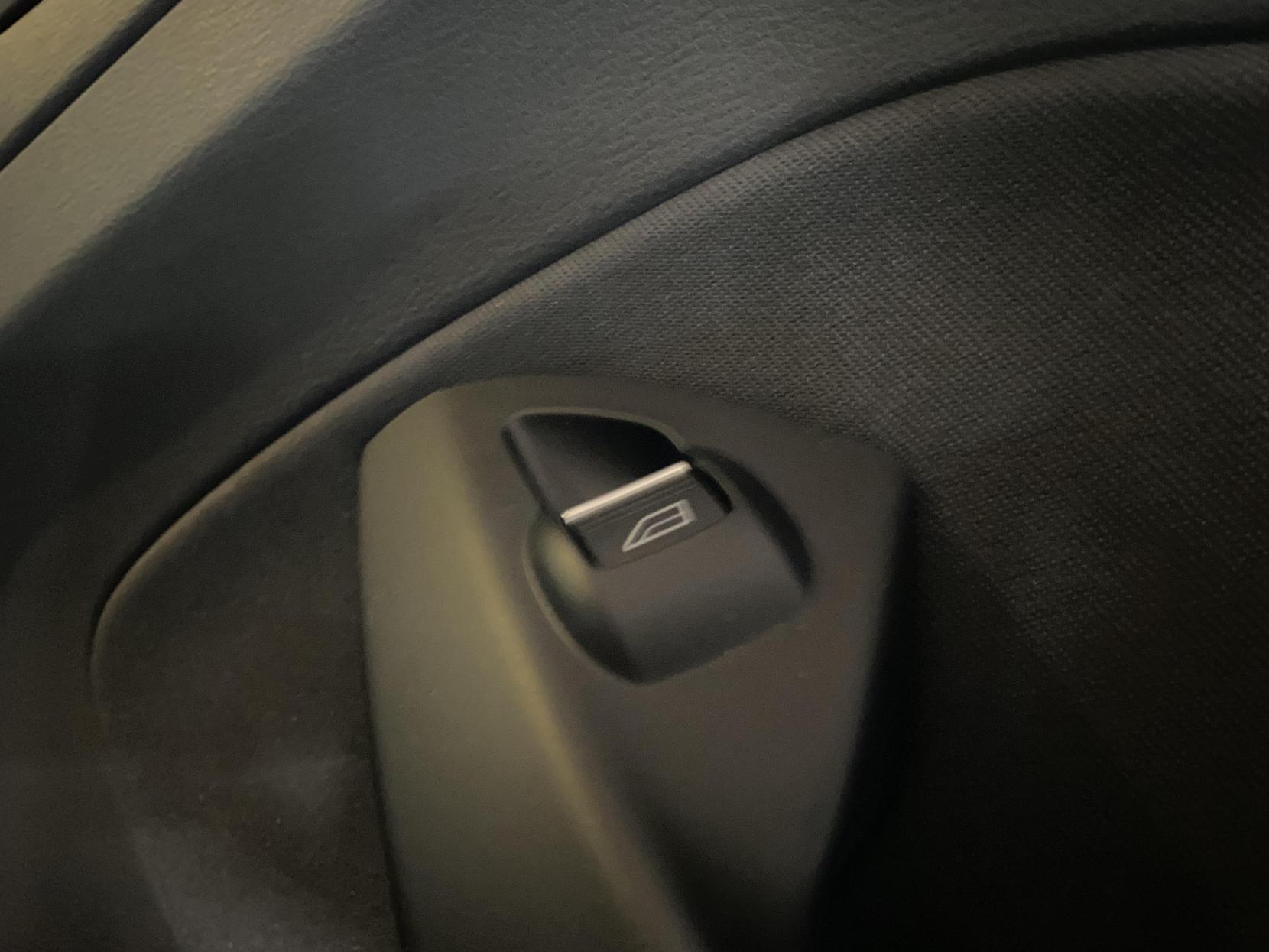 Ford C-Max 1.0T EcoBoost Titanium MPV 5dr Petrol Manual Euro 6 (s/s) (125 ps)