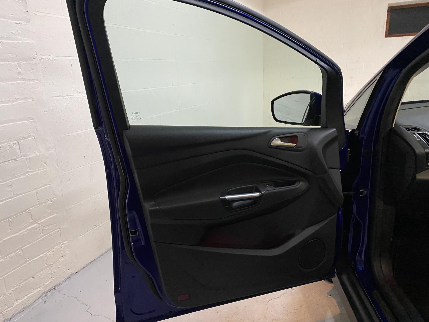 Ford C-Max 1.0T EcoBoost Titanium MPV 5dr Petrol Manual Euro 6 (s/s) (125 ps)