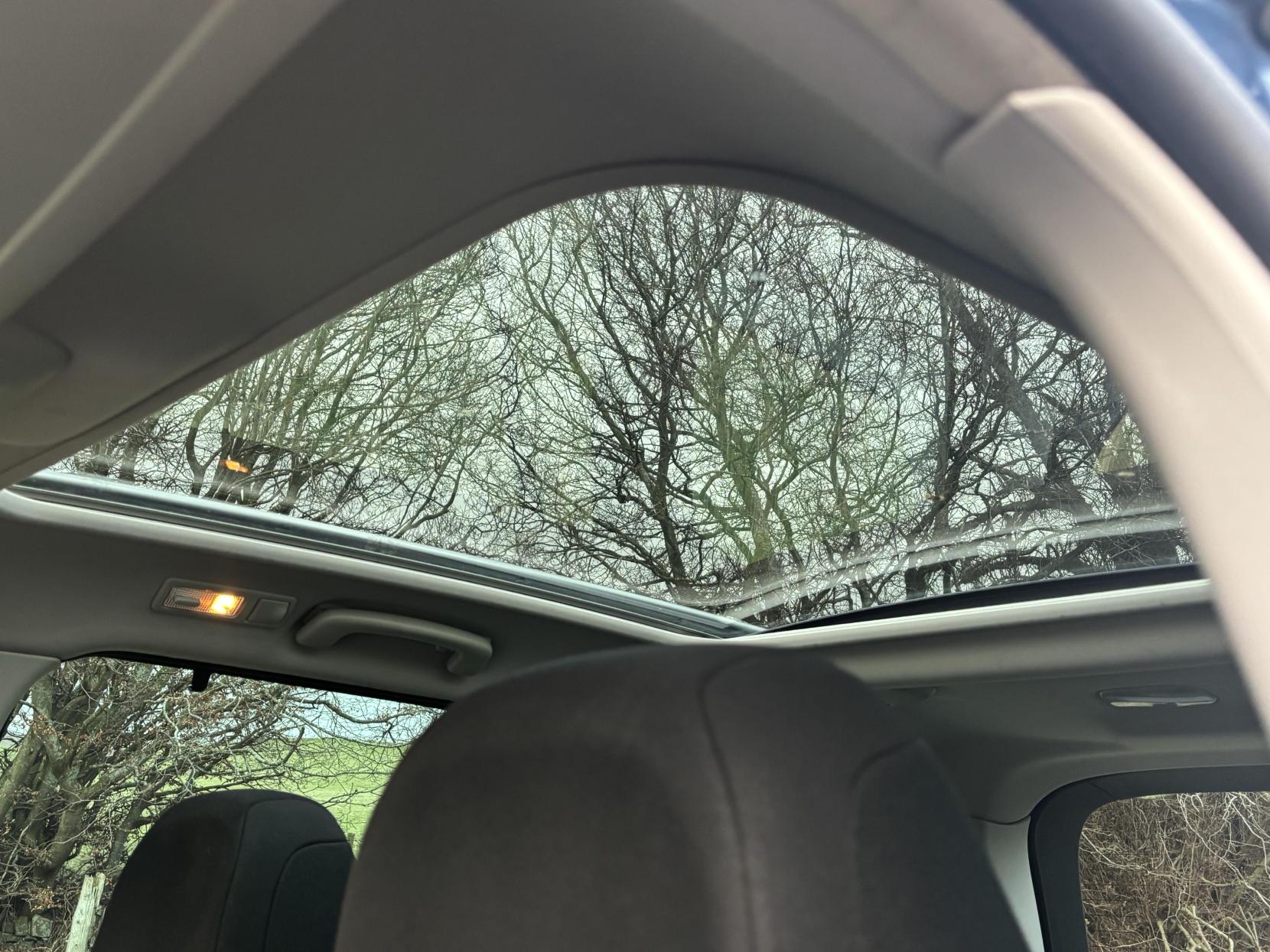 Citroen Grand C4 Picasso 1.6 HDi Platinum MPV 5dr Diesel Manual Euro 5 (110 ps)