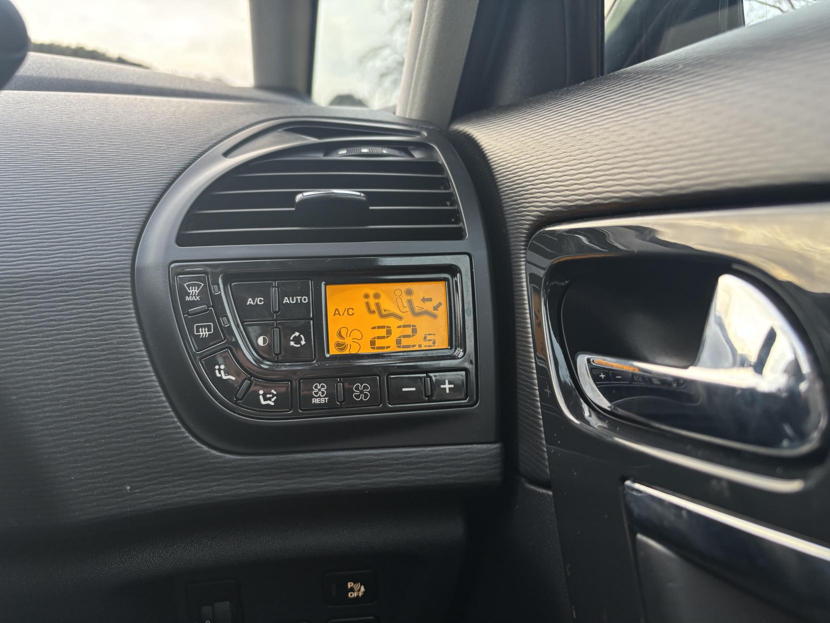 Citroen Grand C4 Picasso 1.6 HDi Platinum MPV 5dr Diesel Manual Euro 5 (110 ps)