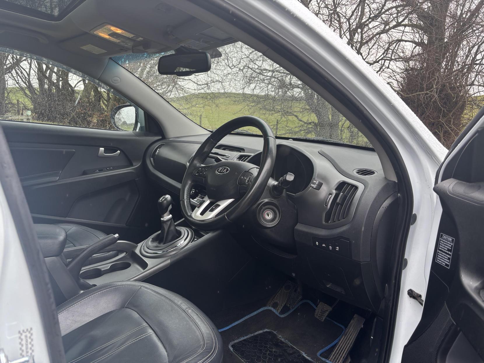 Kia Sportage 1.7 CRDi EcoDynamics 3 SUV 5dr Diesel Manual 2WD Euro 5 (s/s) (114 bhp)