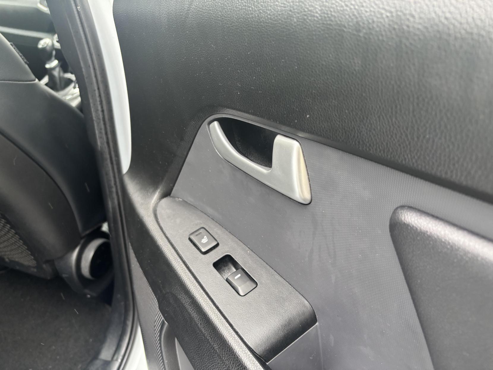 Kia Sportage 1.7 CRDi EcoDynamics 3 SUV 5dr Diesel Manual 2WD Euro 5 (s/s) (114 bhp)