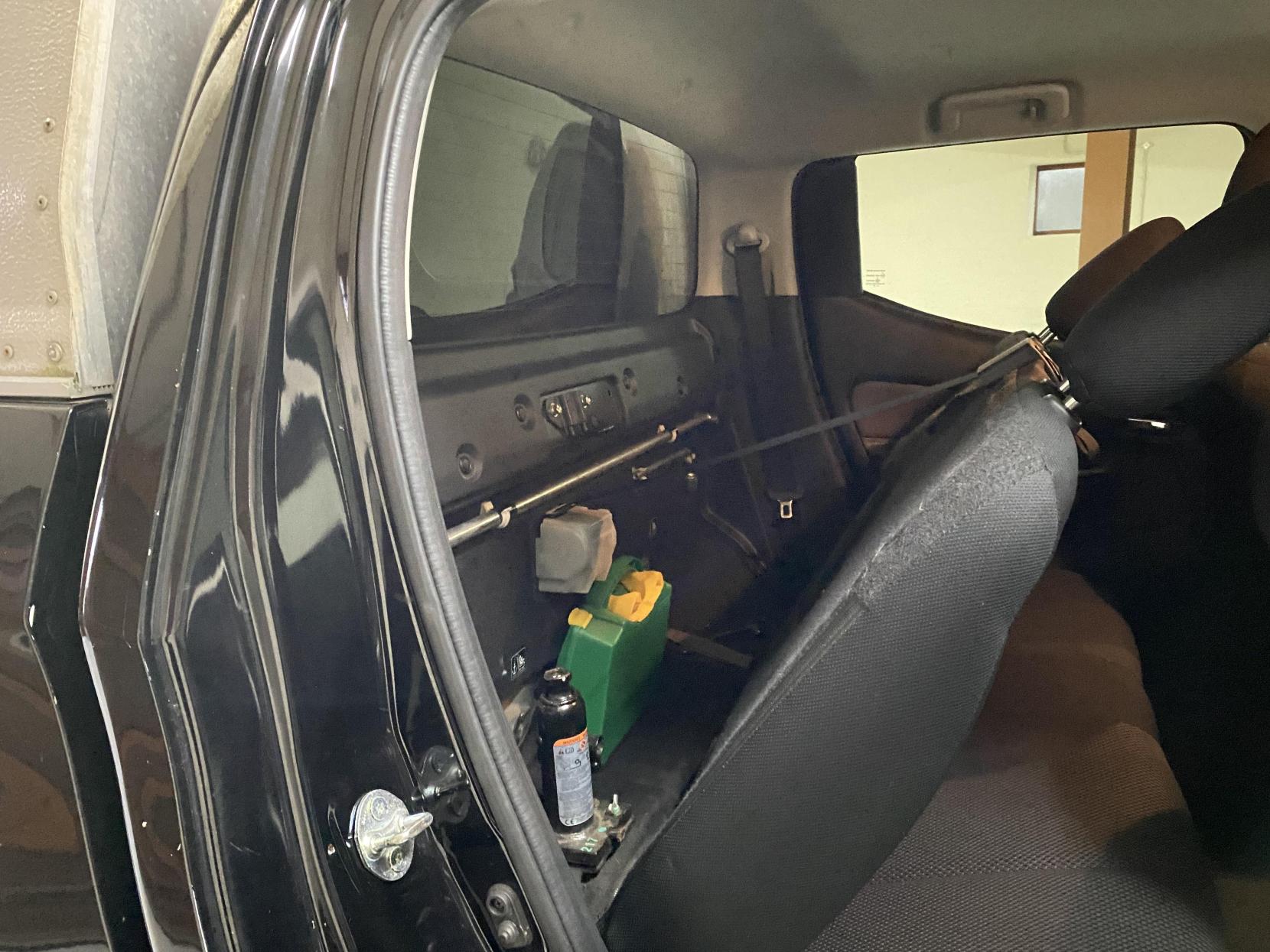 Mitsubishi L200 2.4 DI-D DC Titan Pickup Double Cab 4dr Diesel Manual 4WD Euro 6 (178 ps)