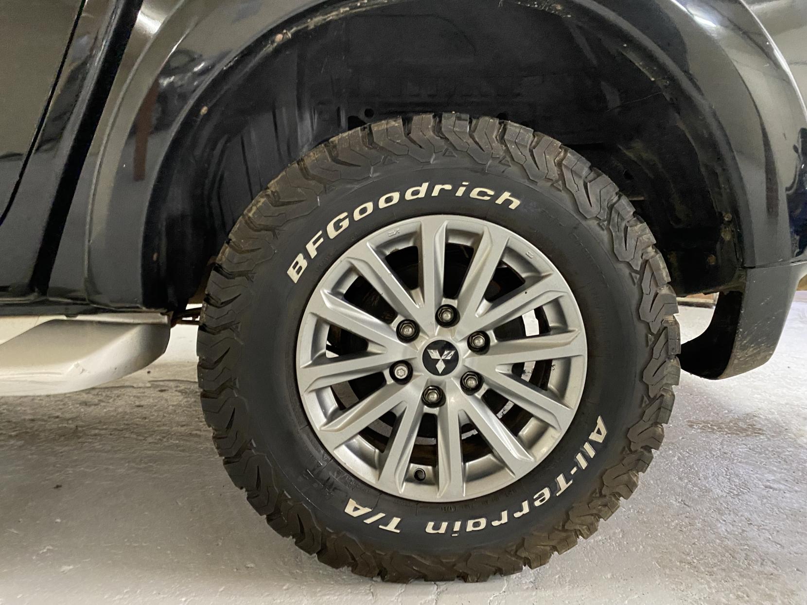 Mitsubishi L200 2.4 DI-D DC Titan Pickup Double Cab 4dr Diesel Manual 4WD Euro 6 (178 ps)