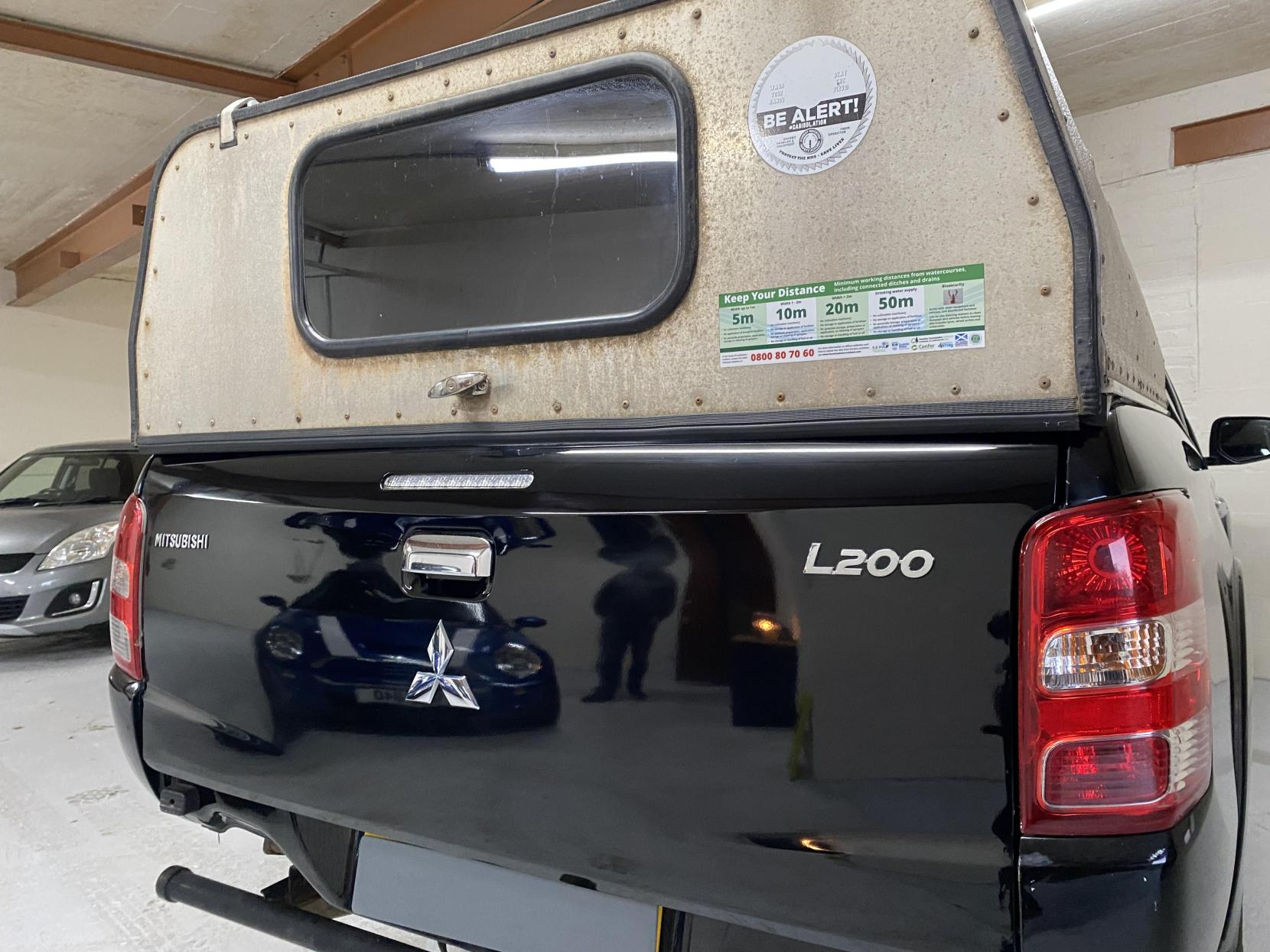 Mitsubishi L200 2.4 DI-D DC Titan Pickup Double Cab 4dr Diesel Manual 4WD Euro 6 (178 ps)