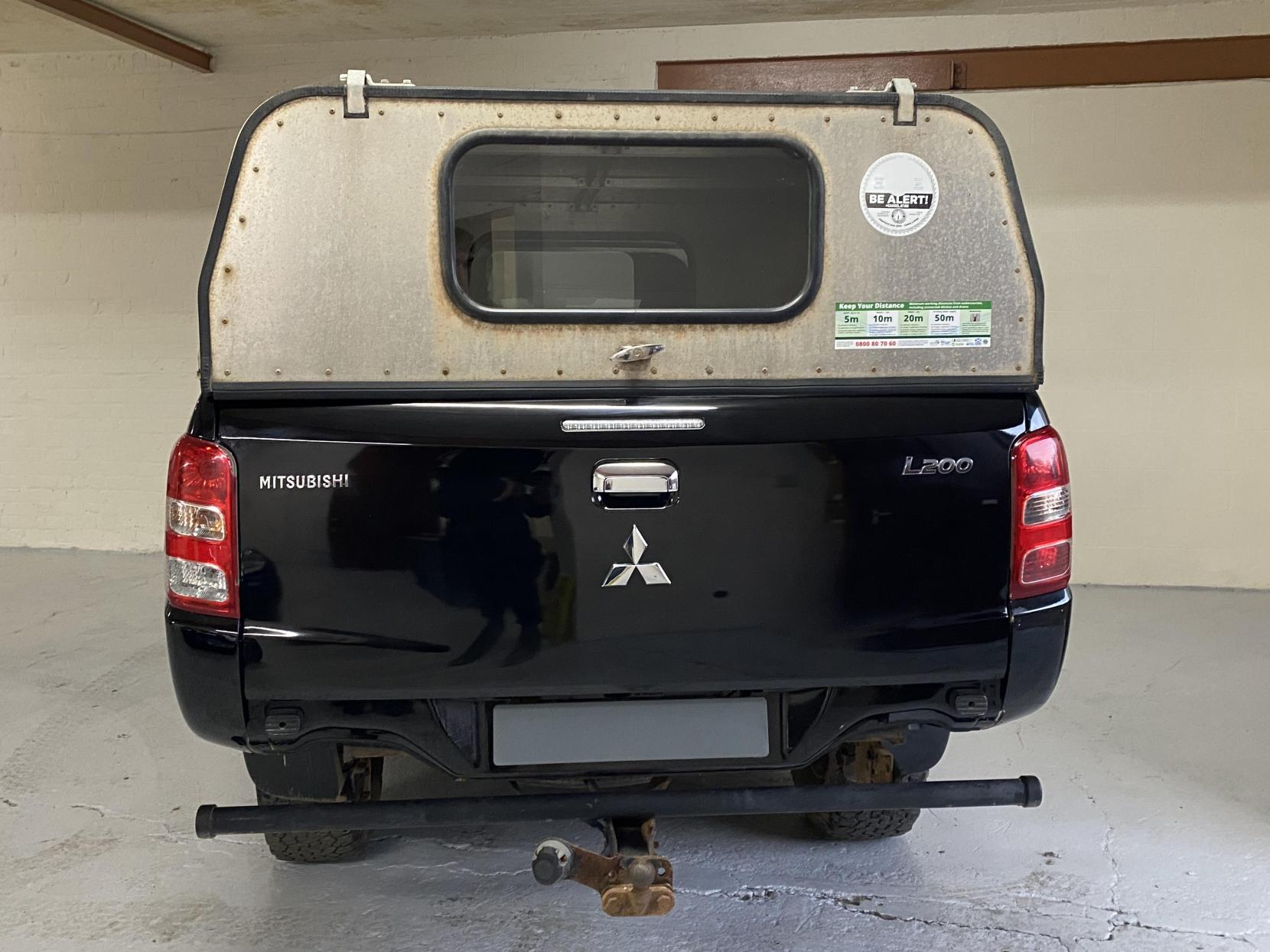 Mitsubishi L200 2.4 DI-D DC Titan Pickup Double Cab 4dr Diesel Manual 4WD Euro 6 (178 ps)