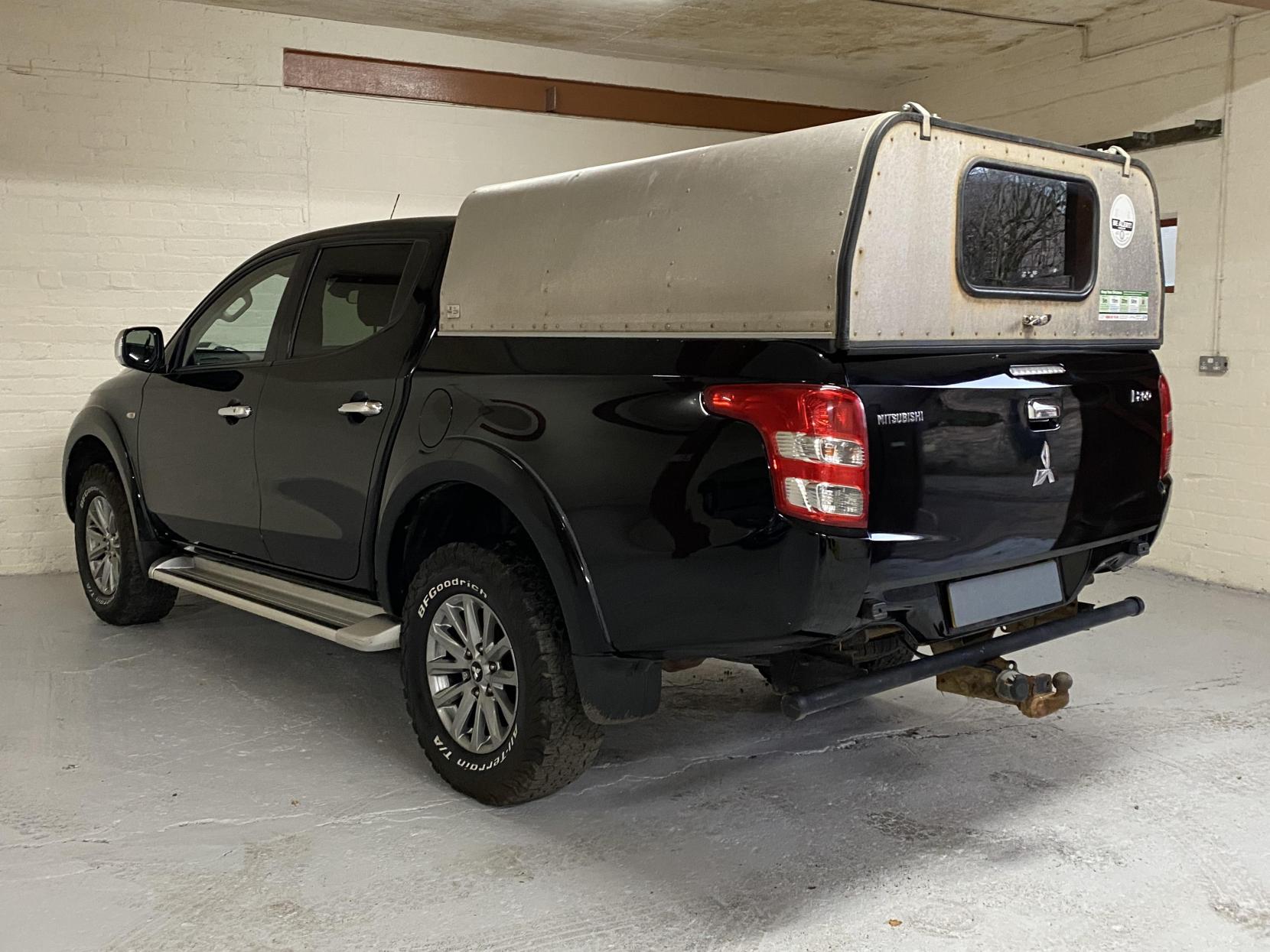 Mitsubishi L200 2.4 DI-D DC Titan Pickup Double Cab 4dr Diesel Manual 4WD Euro 6 (178 ps)