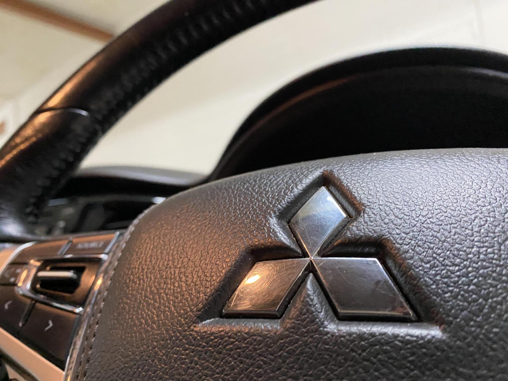 Mitsubishi L200 2.4 DI-D DC Titan Pickup Double Cab 4dr Diesel Manual 4WD Euro 6 (178 ps)