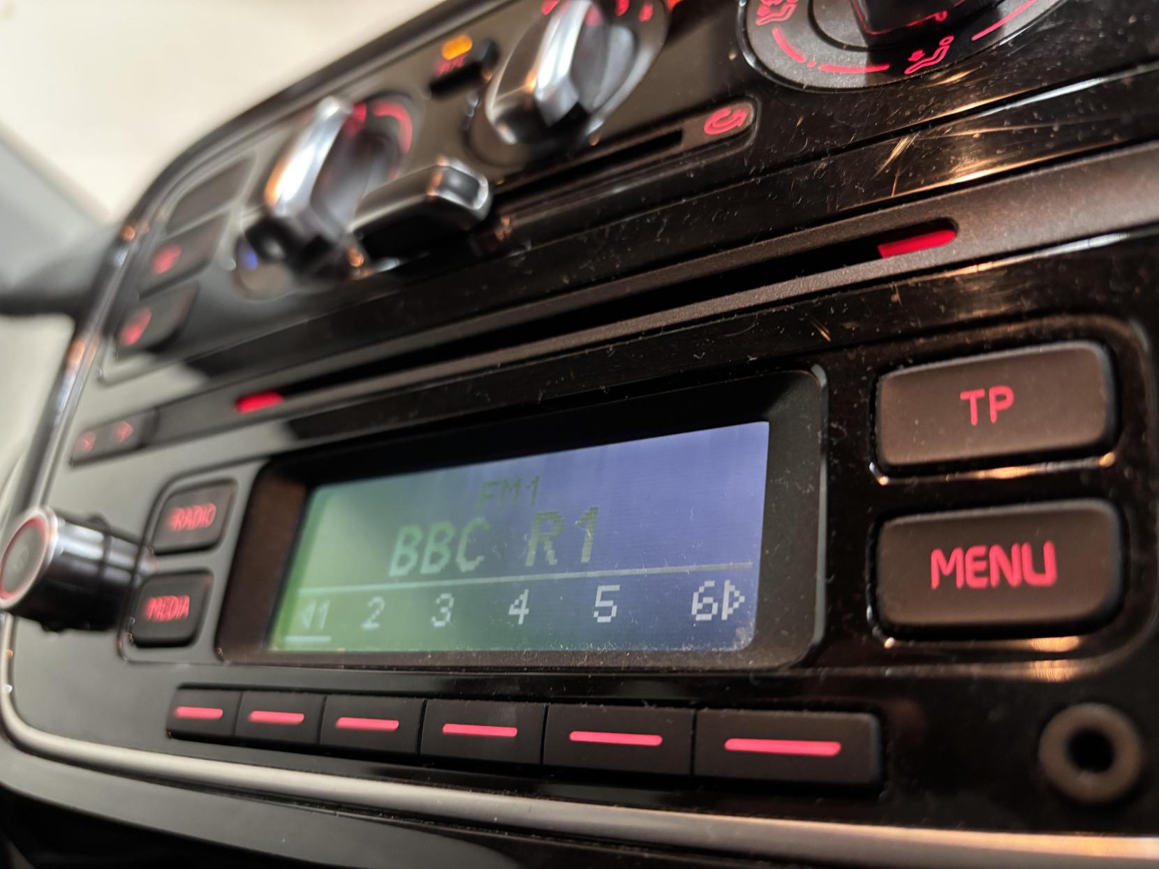 Volkswagen up! 1.0 High up! Hatchback 5dr Petrol Manual Euro 5 (75 ps)