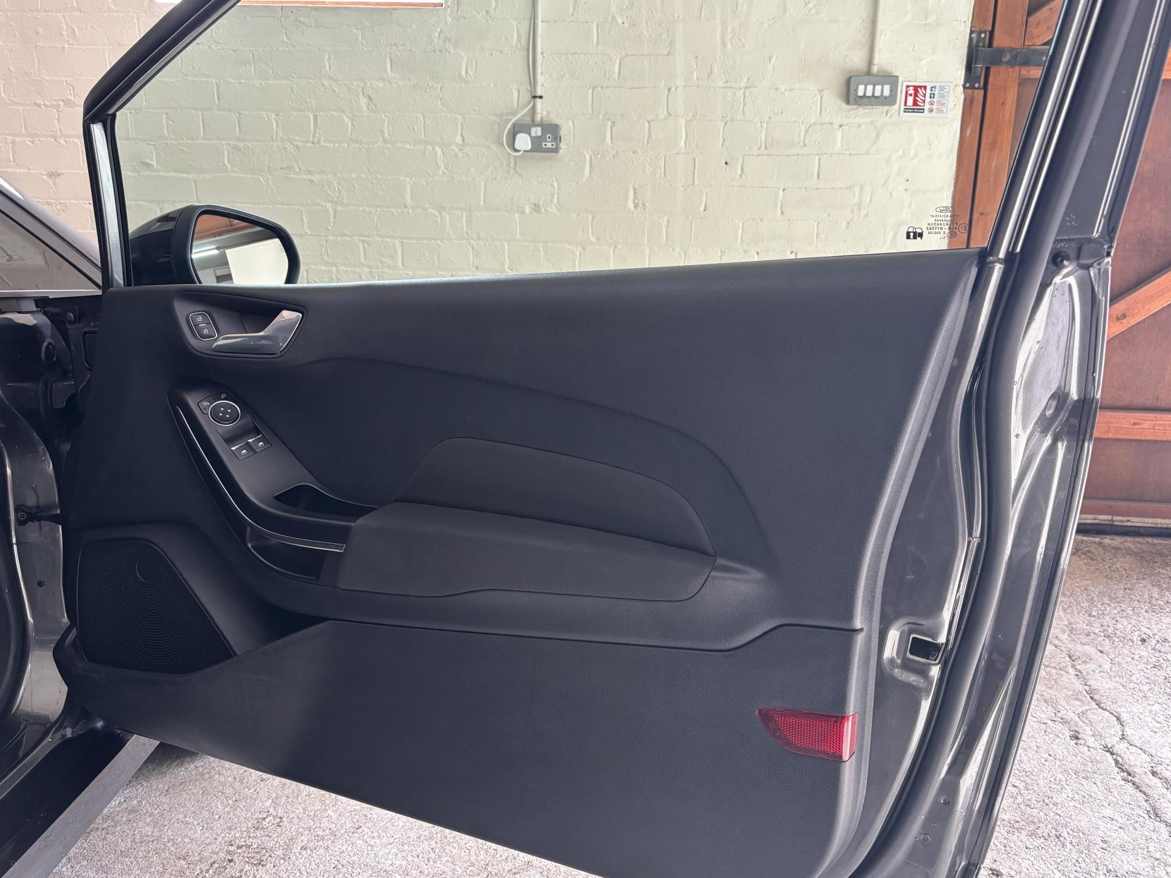 Ford Fiesta 1.0T EcoBoost ST-Line Hatchback 3dr Petrol Manual Euro 6 (s/s) (125 ps)