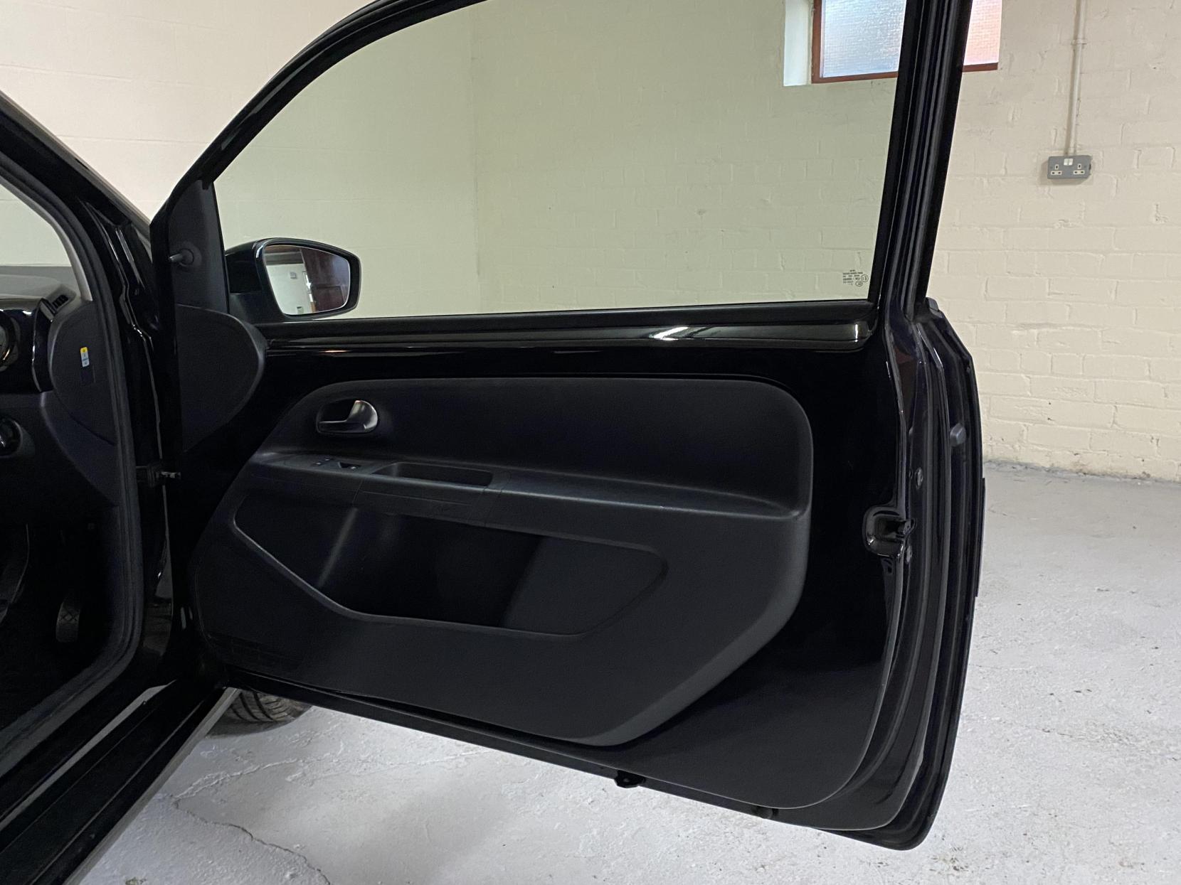 Volkswagen up! 1.0 BlueMotion Tech Move up! Hatchback 3dr Petrol Manual Euro 5 (s/s) (60 ps)