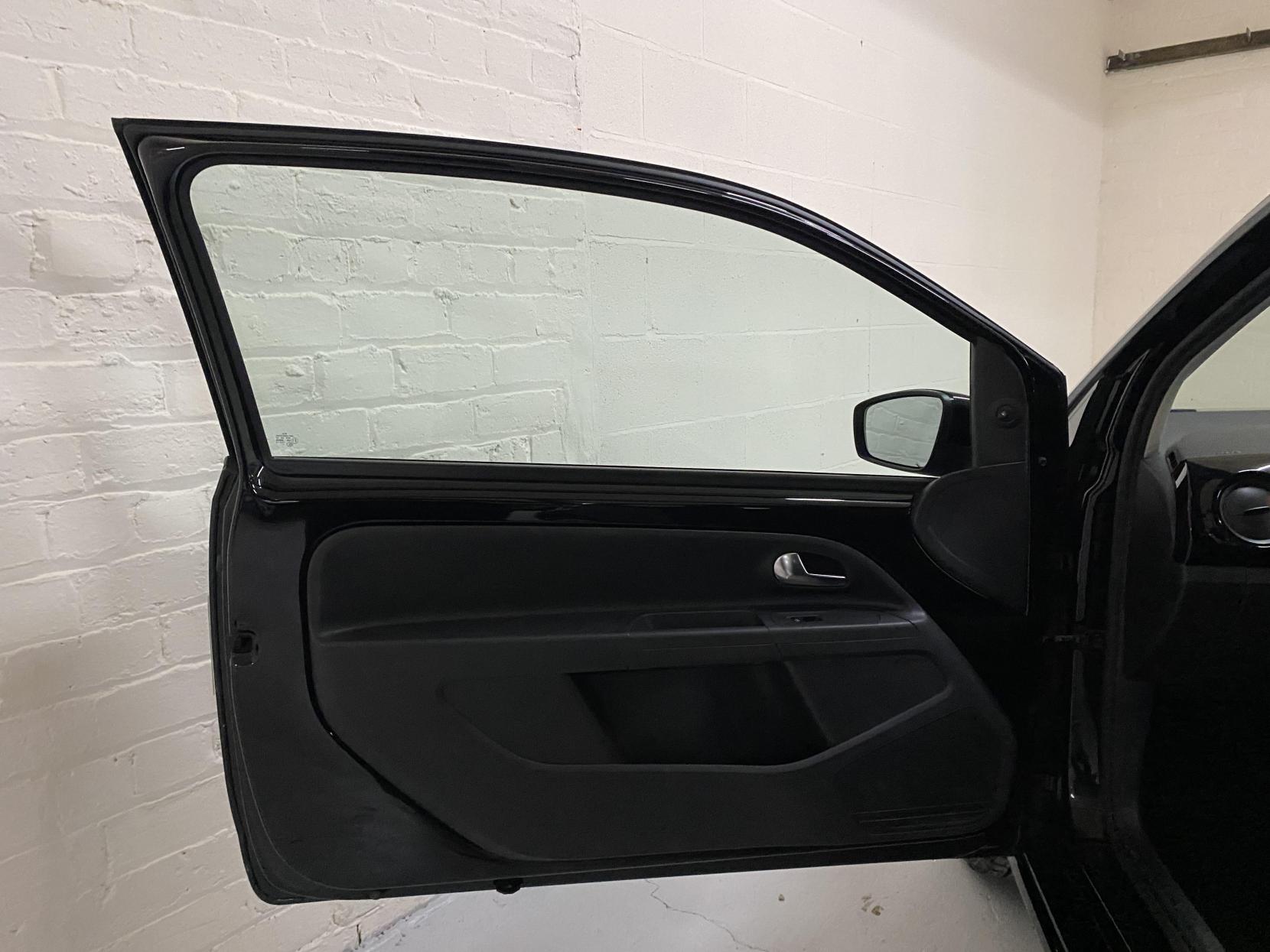 Volkswagen up! 1.0 BlueMotion Tech Move up! Hatchback 3dr Petrol Manual Euro 5 (s/s) (60 ps)