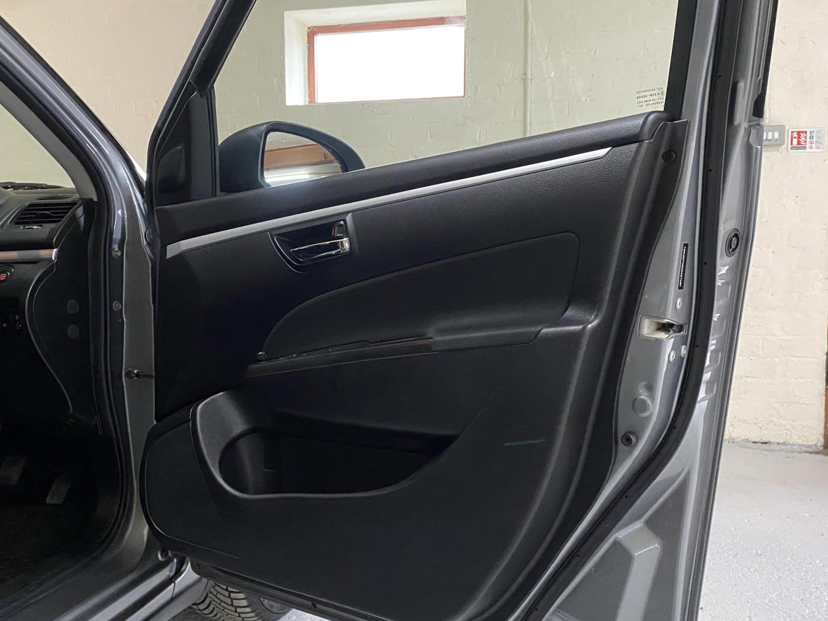 Suzuki Swift 1.2 SZ4 Hatchback 5dr Petrol Manual ALLGRIP Euro 5 (94 ps)