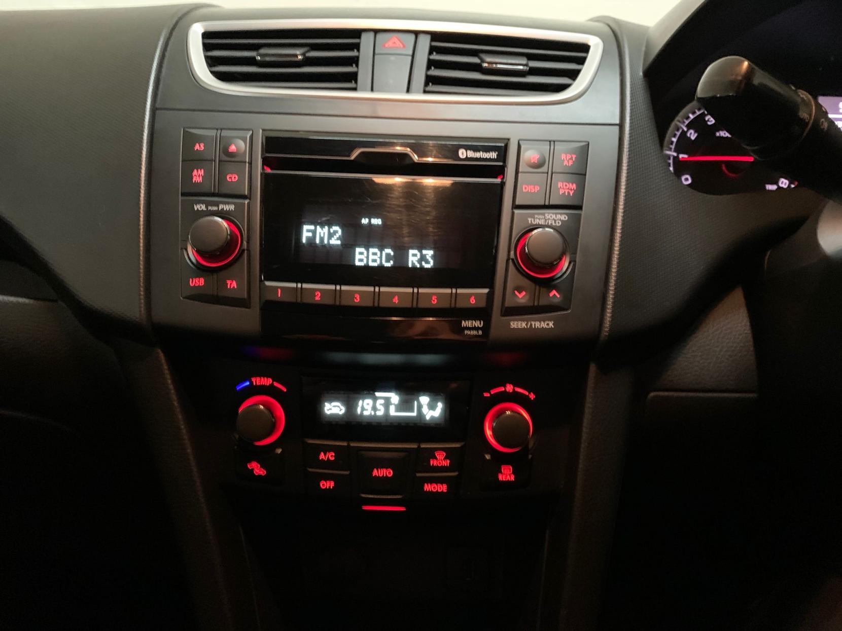 Suzuki Swift 1.2 SZ4 Hatchback 5dr Petrol Manual ALLGRIP Euro 5 (94 ps)