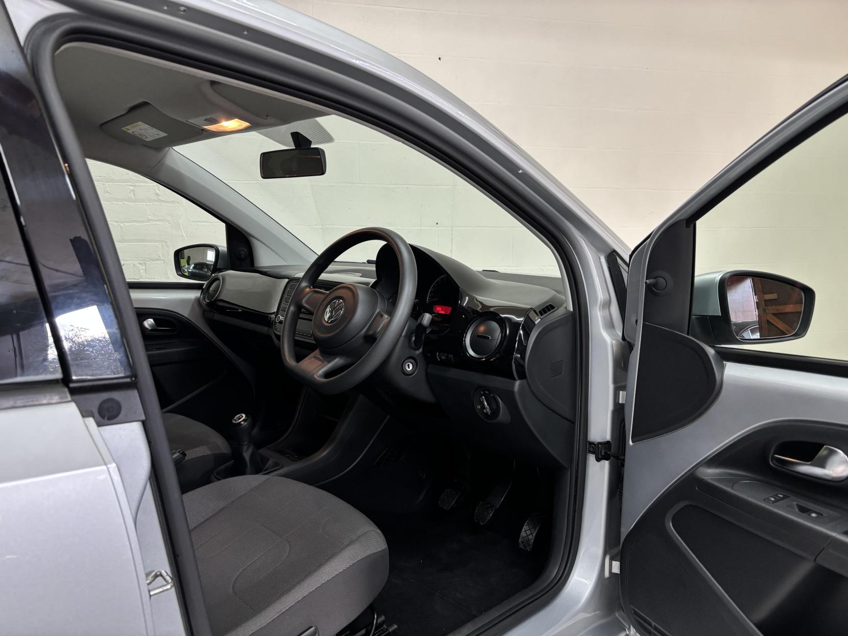 Volkswagen up! 1.0 Move up! Hatchback 5dr Petrol Manual Euro 5 (60 ps)