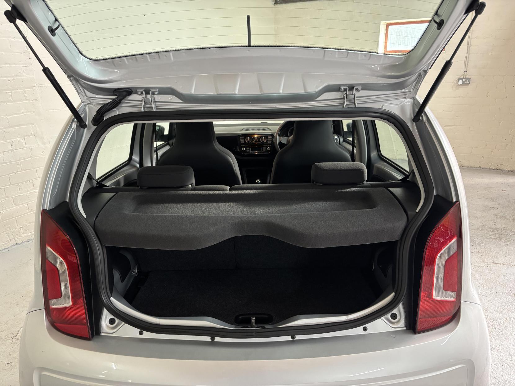 Volkswagen up! 1.0 Move up! Hatchback 5dr Petrol Manual Euro 5 (60 ps)