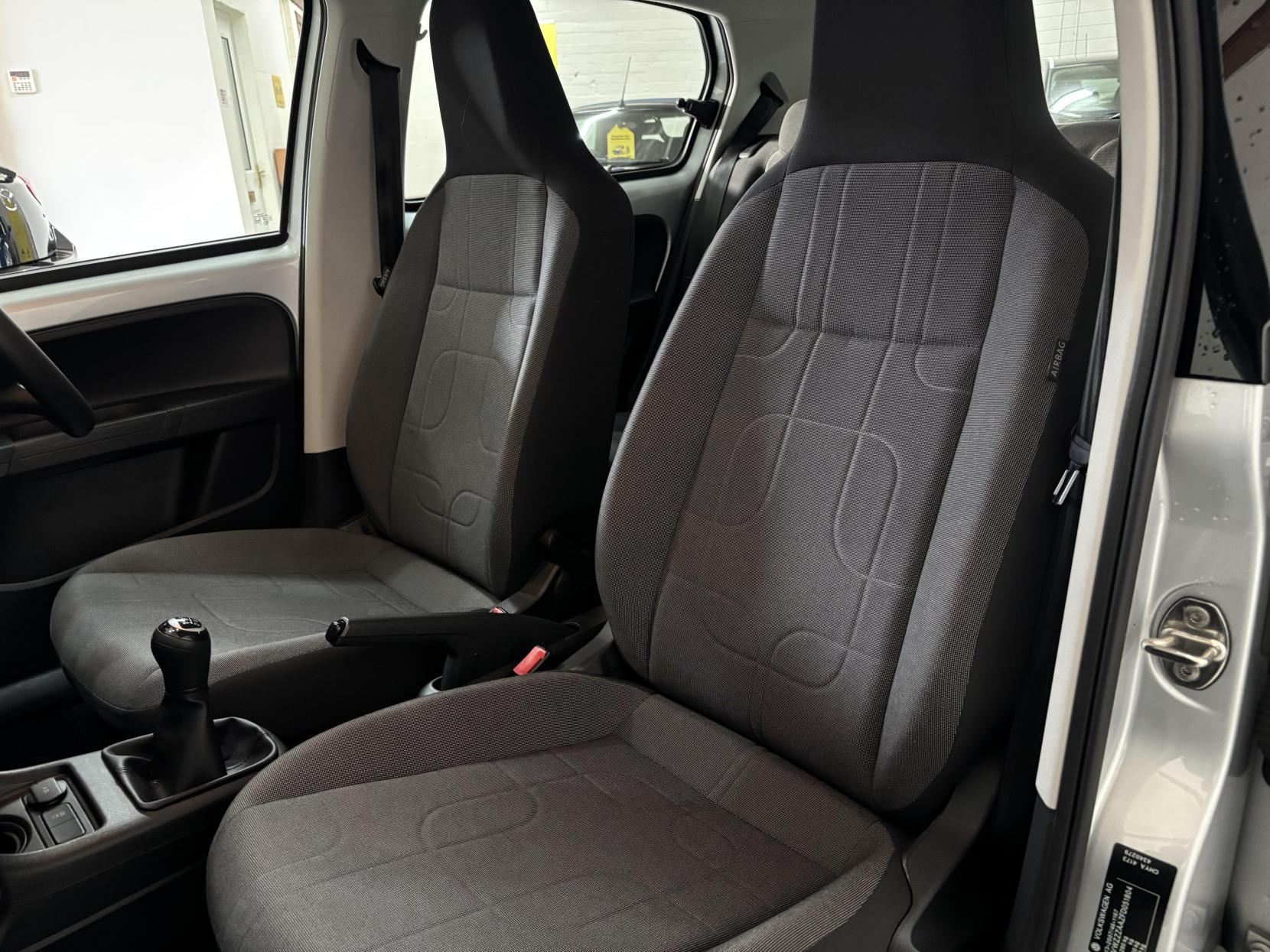 Volkswagen up! 1.0 Move up! Hatchback 5dr Petrol Manual Euro 5 (60 ps)