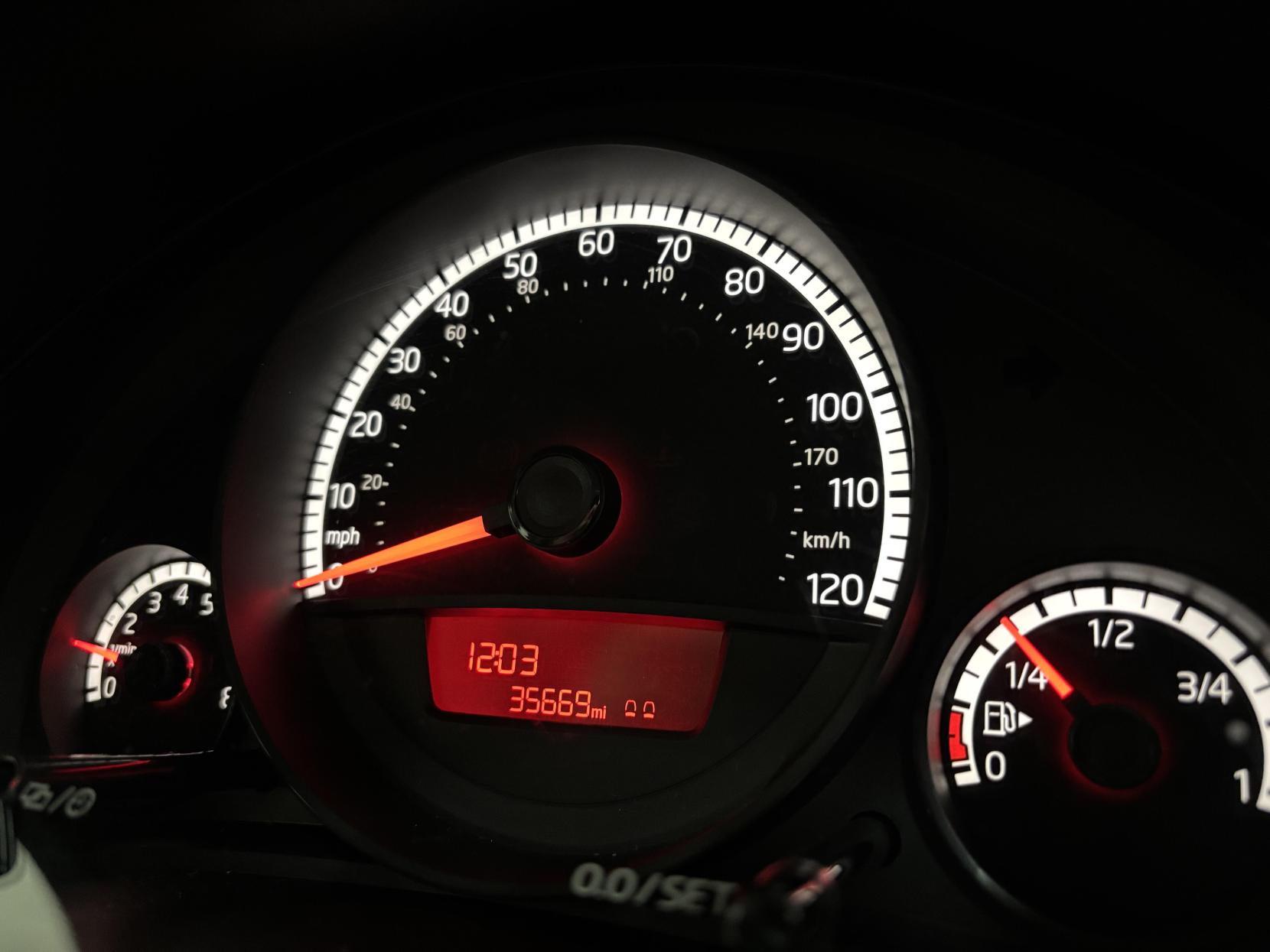 Volkswagen up! 1.0 Move up! Hatchback 5dr Petrol Manual Euro 5 (60 ps)