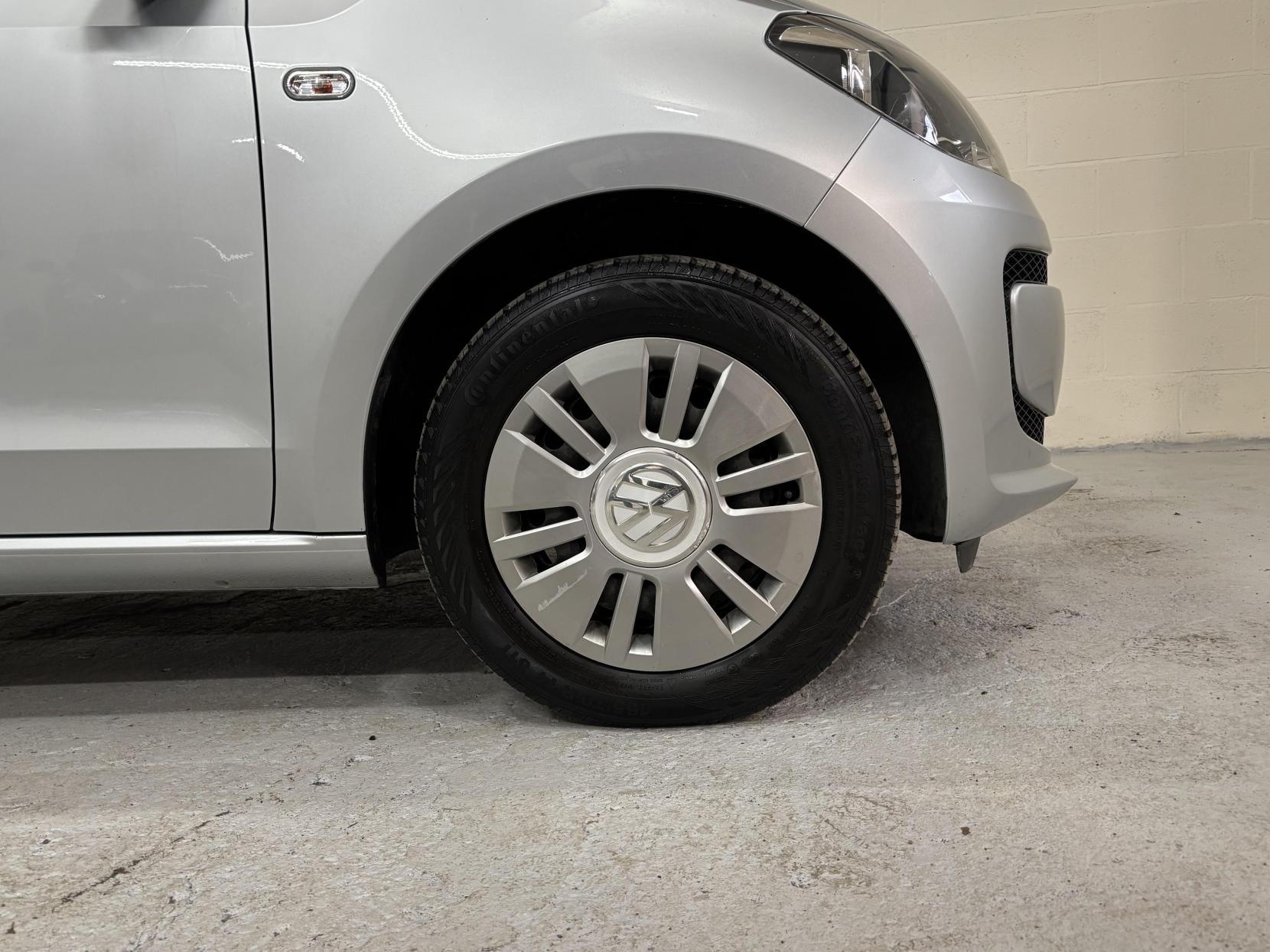 Volkswagen up! 1.0 Move up! Hatchback 5dr Petrol Manual Euro 5 (60 ps)