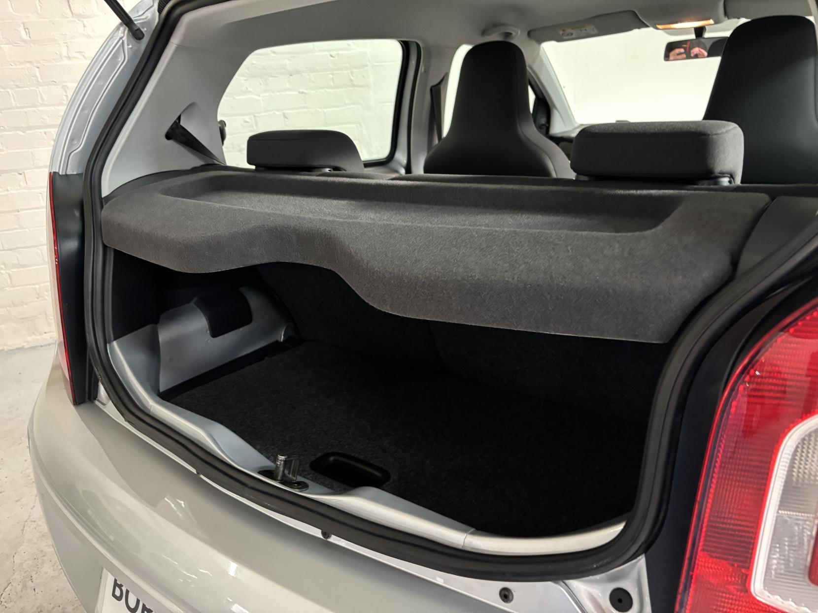 Volkswagen up! 1.0 Move up! Hatchback 5dr Petrol Manual Euro 5 (60 ps)