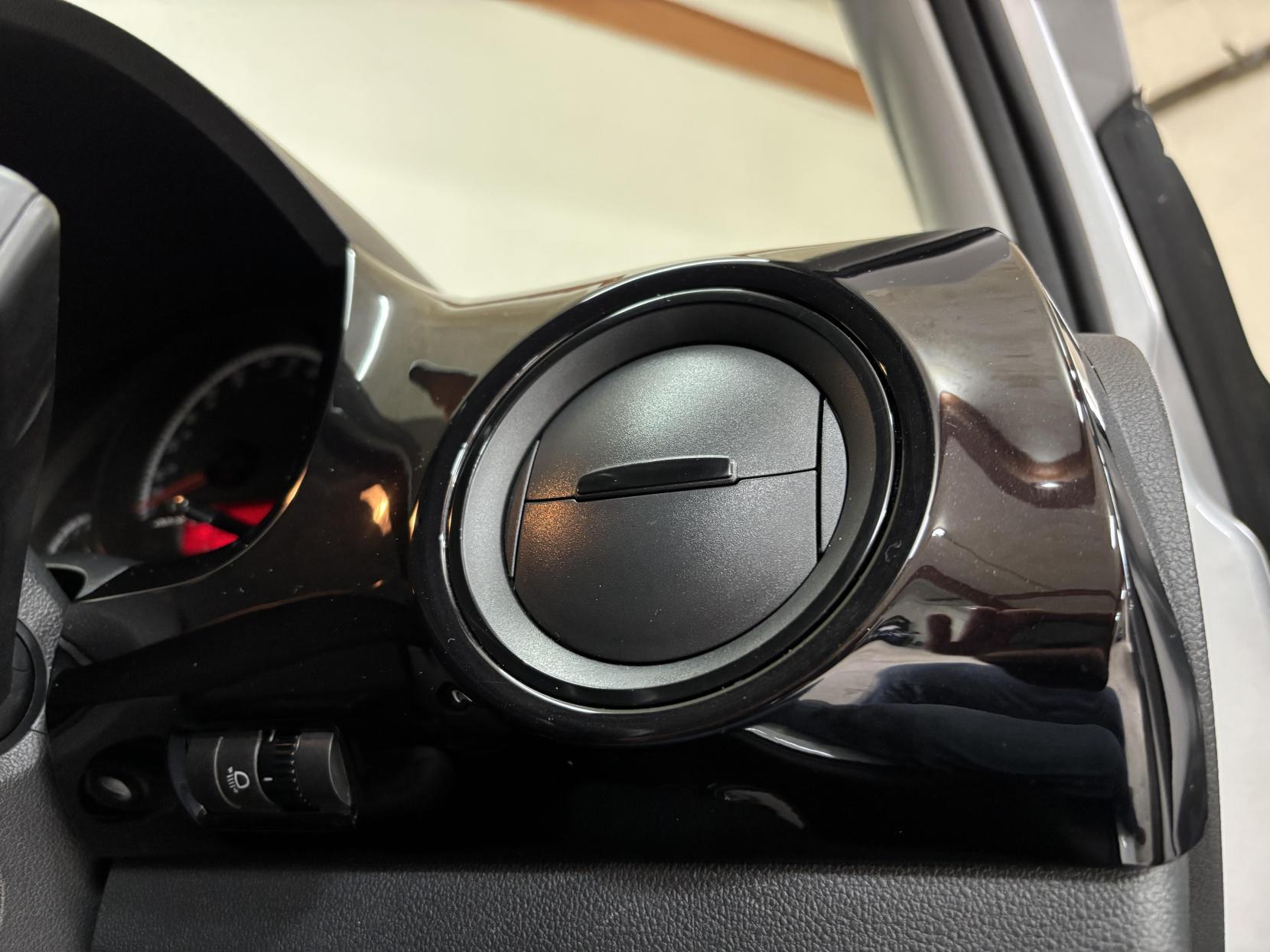 Volkswagen up! 1.0 Move up! Hatchback 5dr Petrol Manual Euro 5 (60 ps)