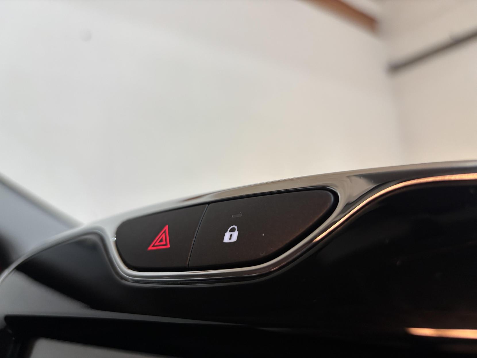 Renault Clio 0.9 TCe Dynamique MediaNav Hatchback 5dr Petrol Manual Euro 5 (s/s) (90 ps)