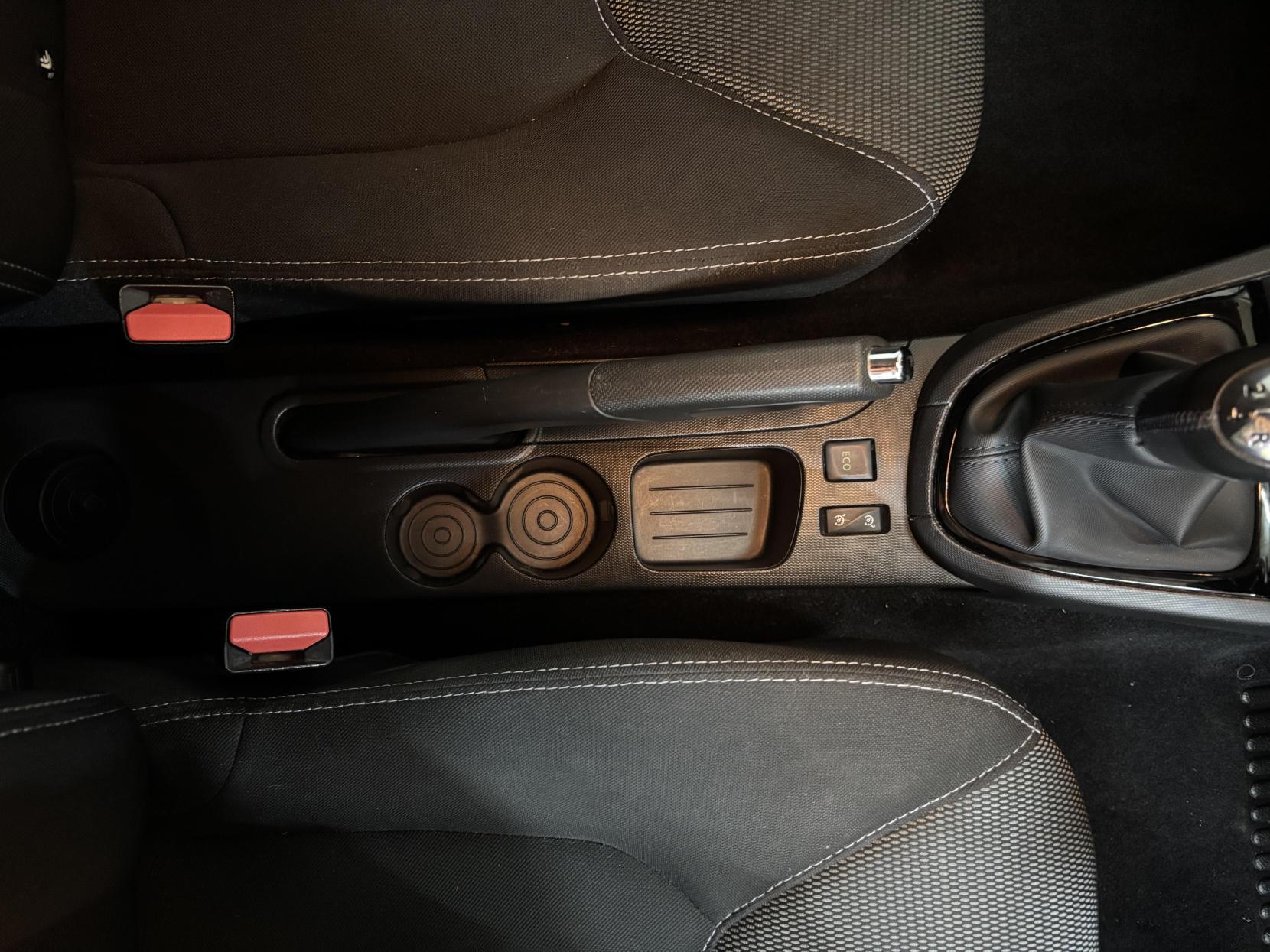 Renault Clio 0.9 TCe Dynamique MediaNav Hatchback 5dr Petrol Manual Euro 5 (s/s) (90 ps)