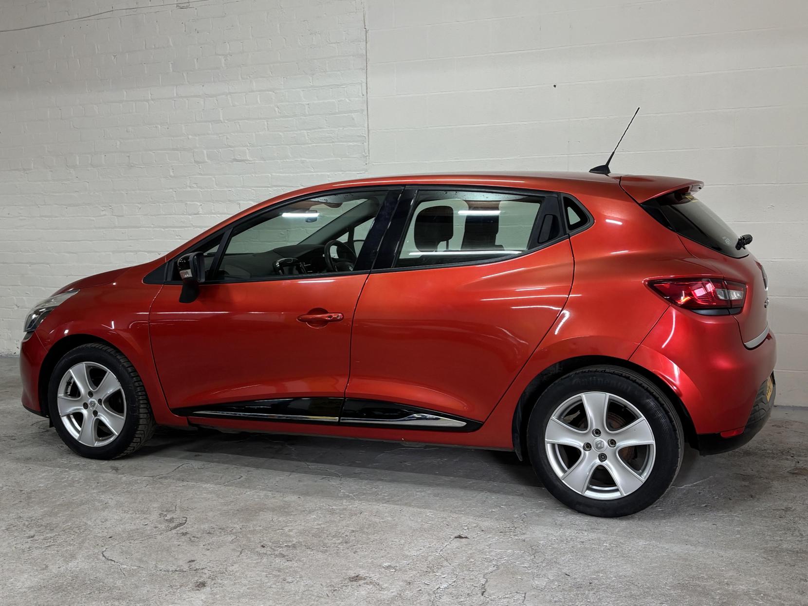 Renault Clio 0.9 TCe Dynamique MediaNav Hatchback 5dr Petrol Manual Euro 5 (s/s) (90 ps)