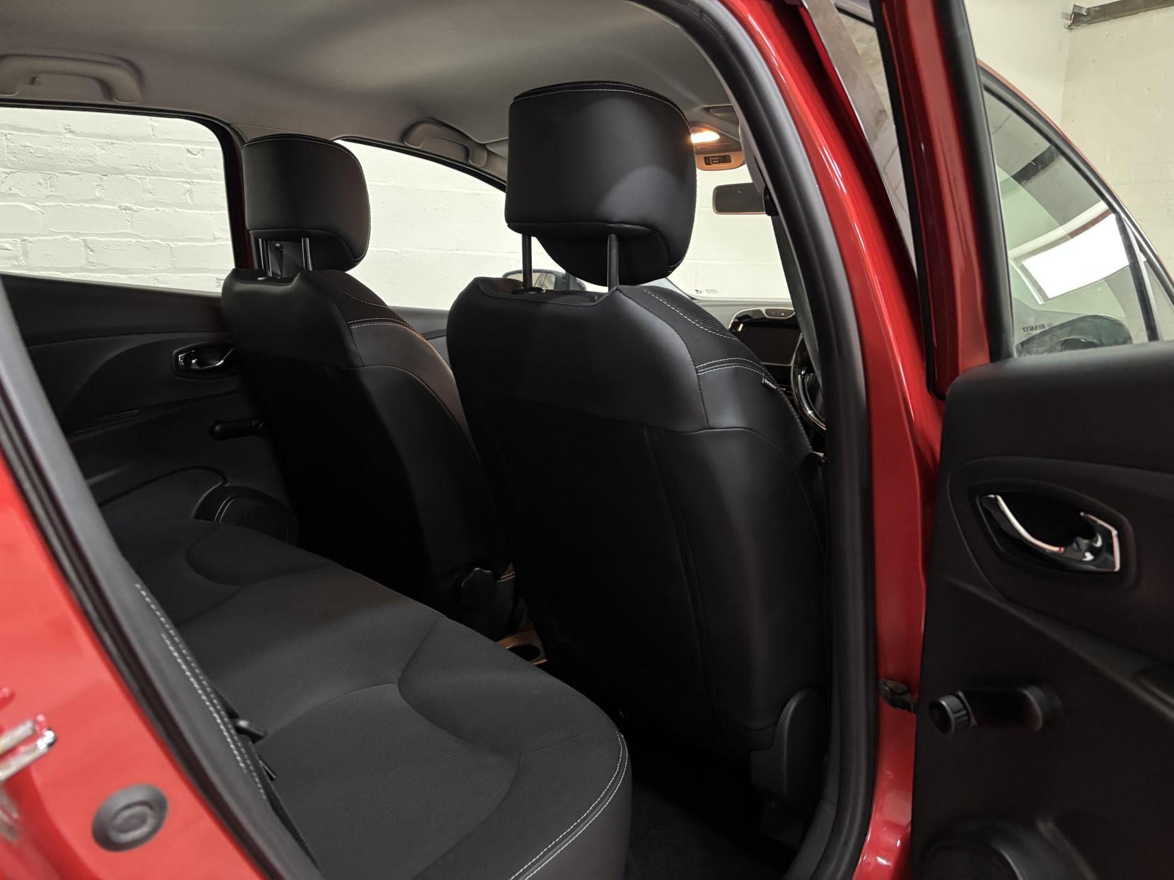 Renault Clio 0.9 TCe Dynamique MediaNav Hatchback 5dr Petrol Manual Euro 5 (s/s) (90 ps)