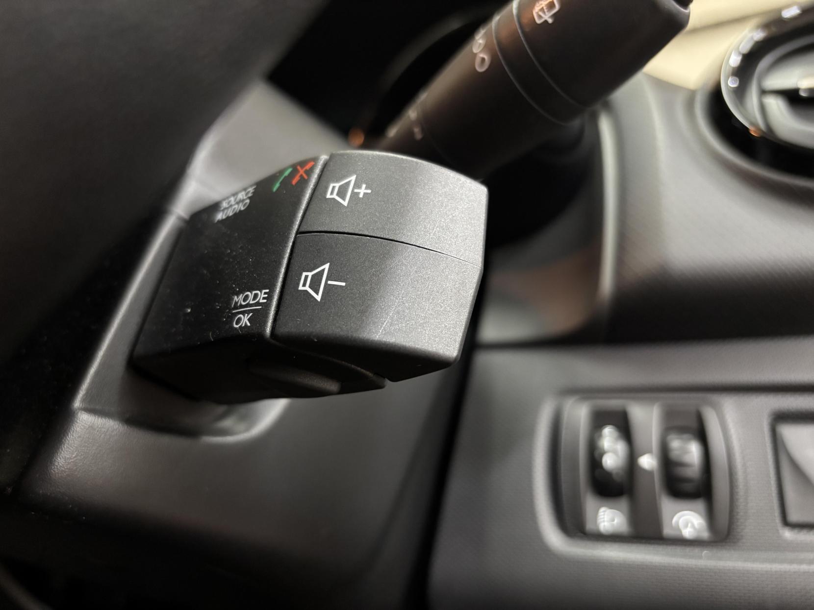 Renault Clio 0.9 TCe Dynamique MediaNav Hatchback 5dr Petrol Manual Euro 5 (s/s) (90 ps)