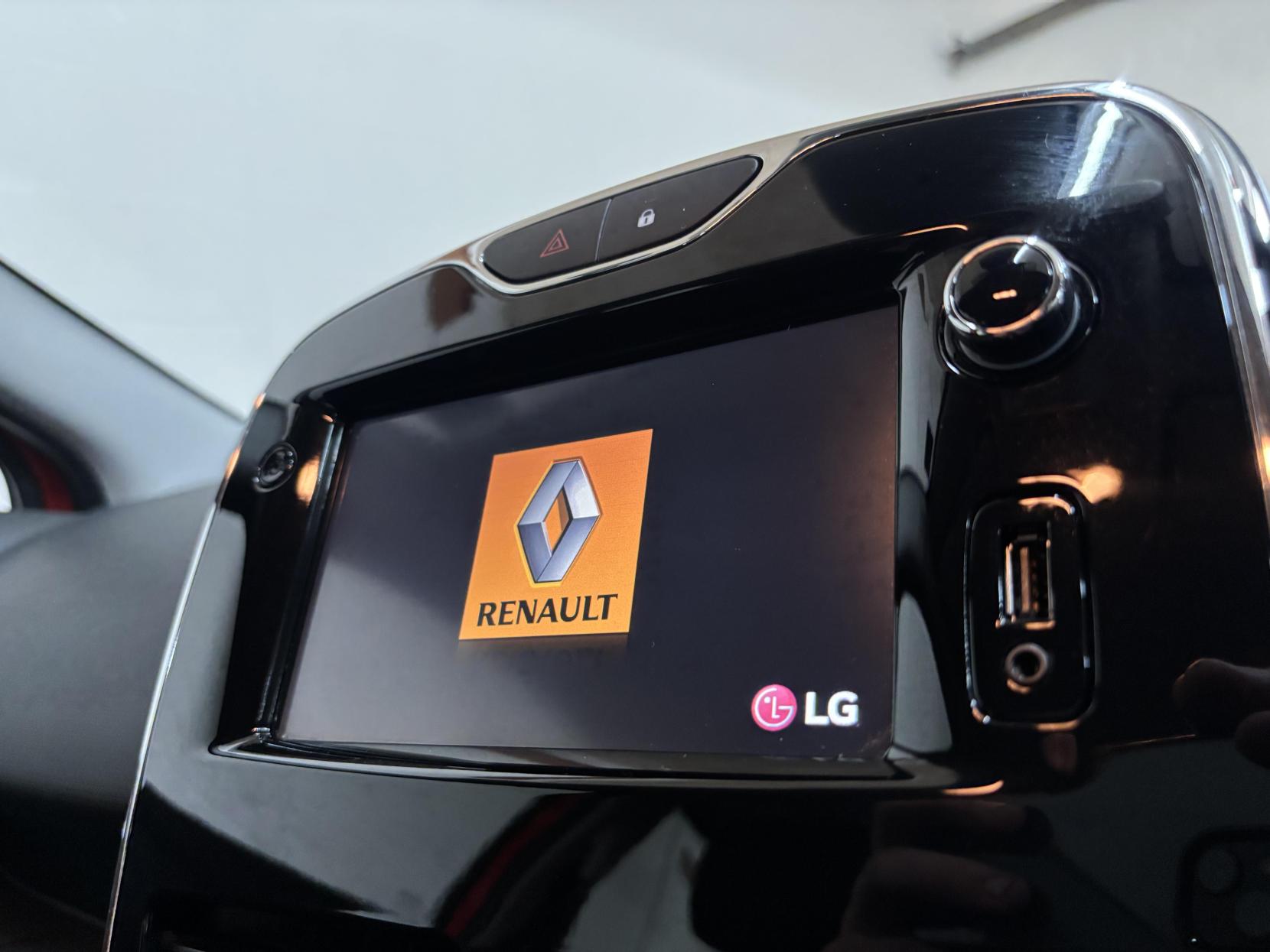 Renault Clio 0.9 TCe Dynamique MediaNav Hatchback 5dr Petrol Manual Euro 5 (s/s) (90 ps)