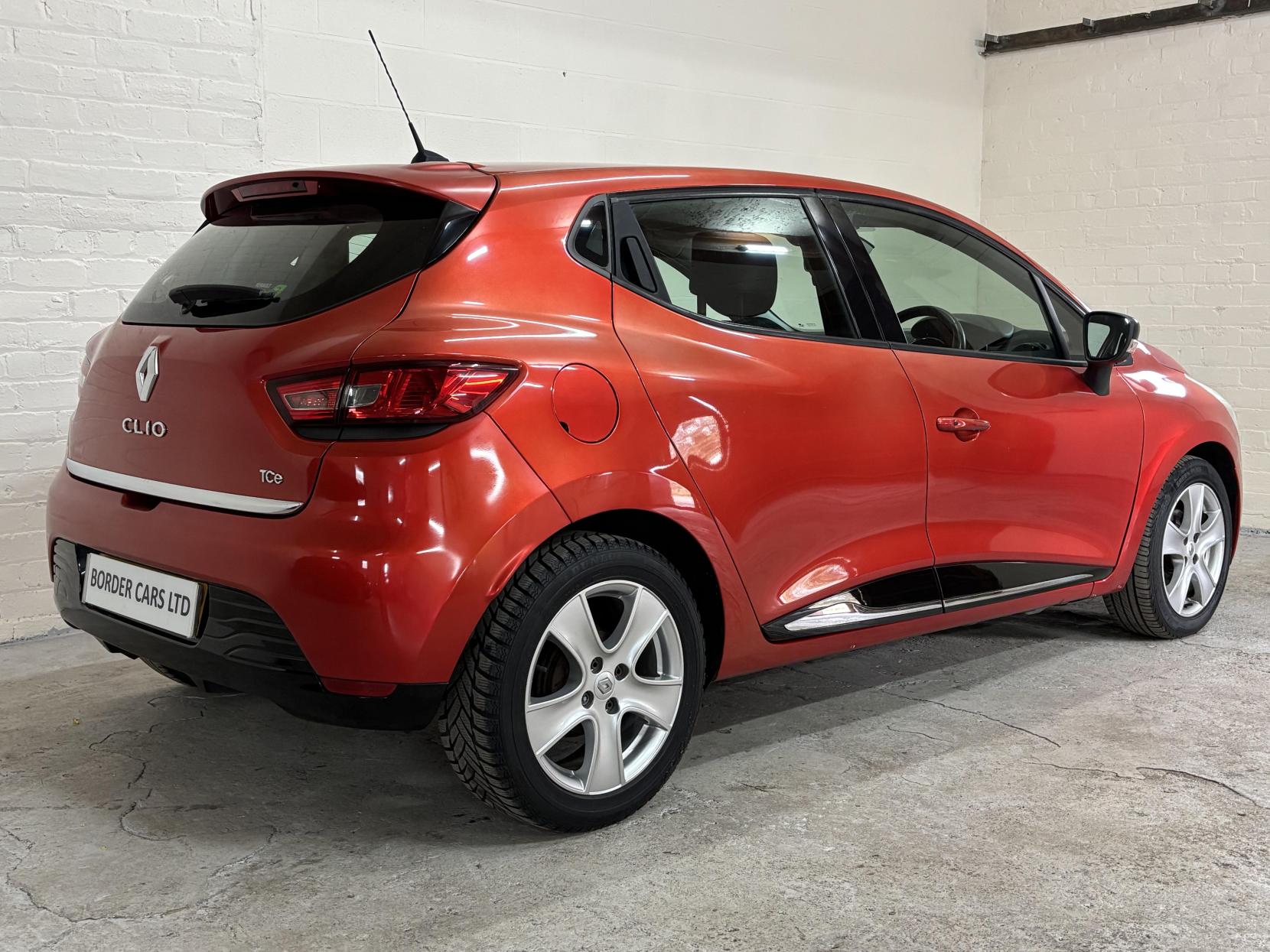 Renault Clio 0.9 TCe Dynamique MediaNav Hatchback 5dr Petrol Manual Euro 5 (s/s) (90 ps)